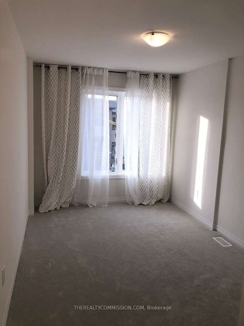 58 Delano Way, Newmarket, ON L3X 0L4 photo 4