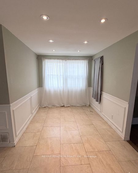 6835 Main Street, Whitchurch-Stouffville, ON L4A 7G4 photo 2
