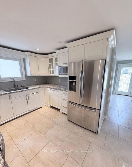 6835 Main Street, Whitchurch-Stouffville, ON L4A 7G4 photo 4