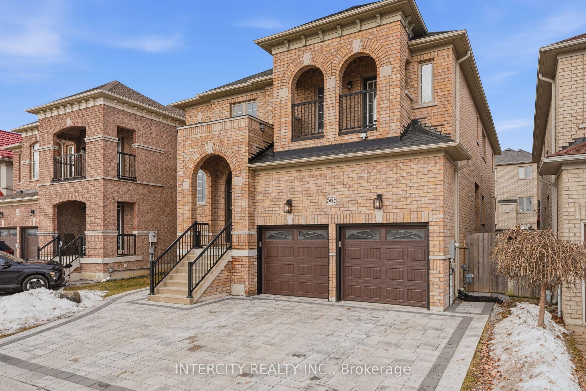 568 Grand Trunk Avenue, Vaughan, ON L6A 0R4 photo 2