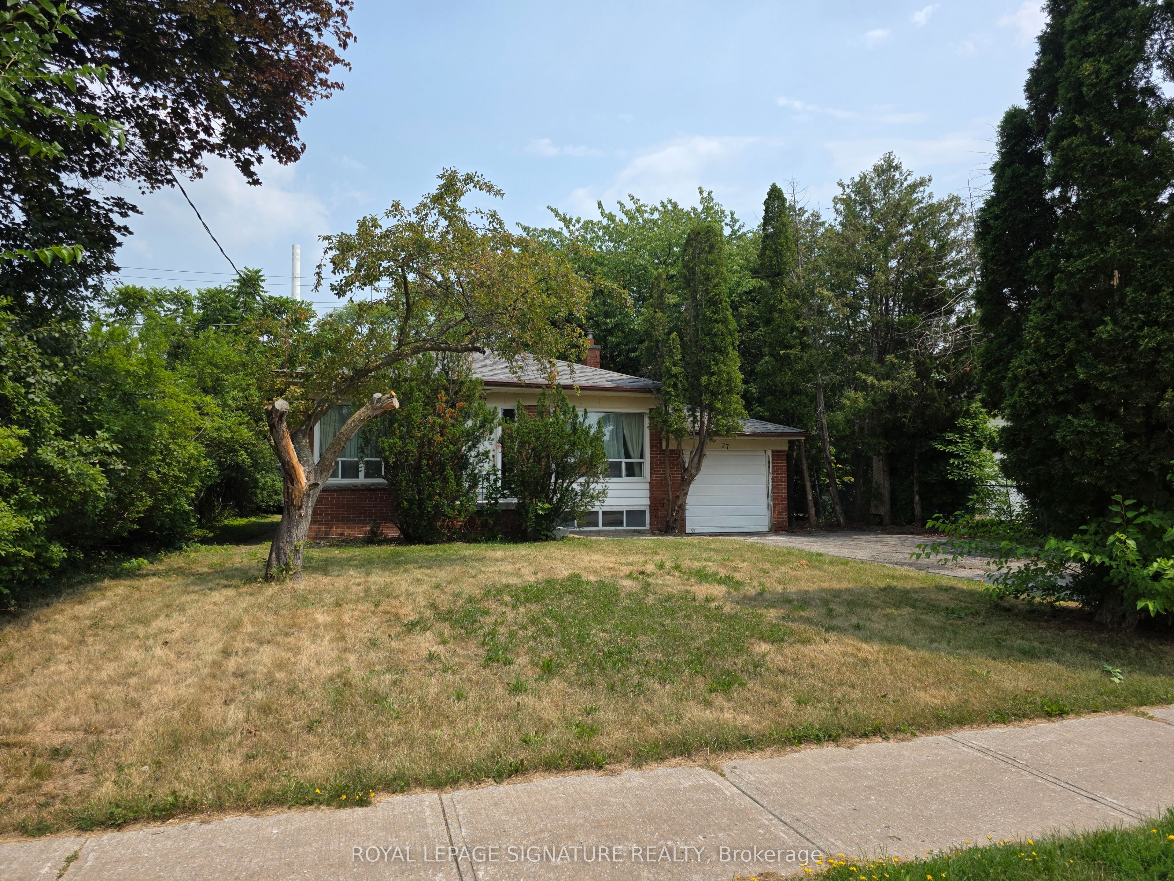 27 Maralim Road Main, Richmond Hill, ON L4C 2K6 photo 2