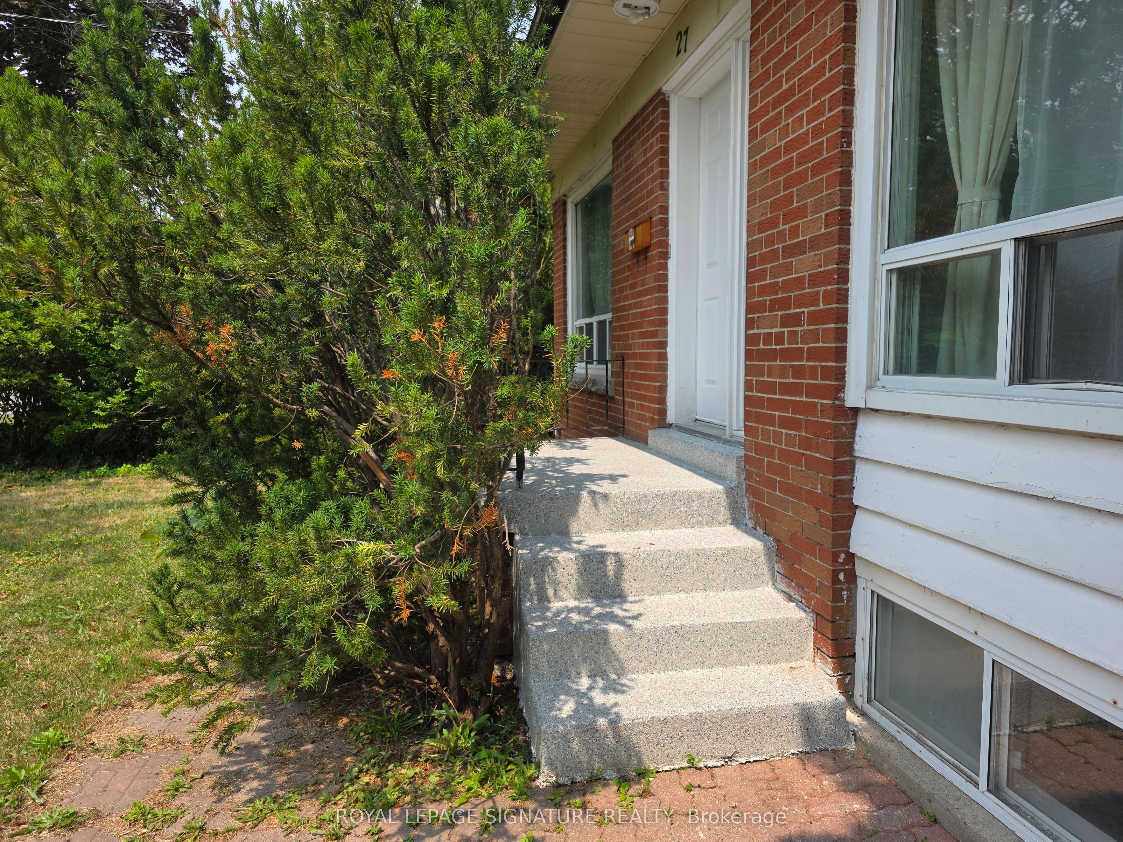 27 Maralim Road Main, Richmond Hill, ON L4C 2K6 photo 3