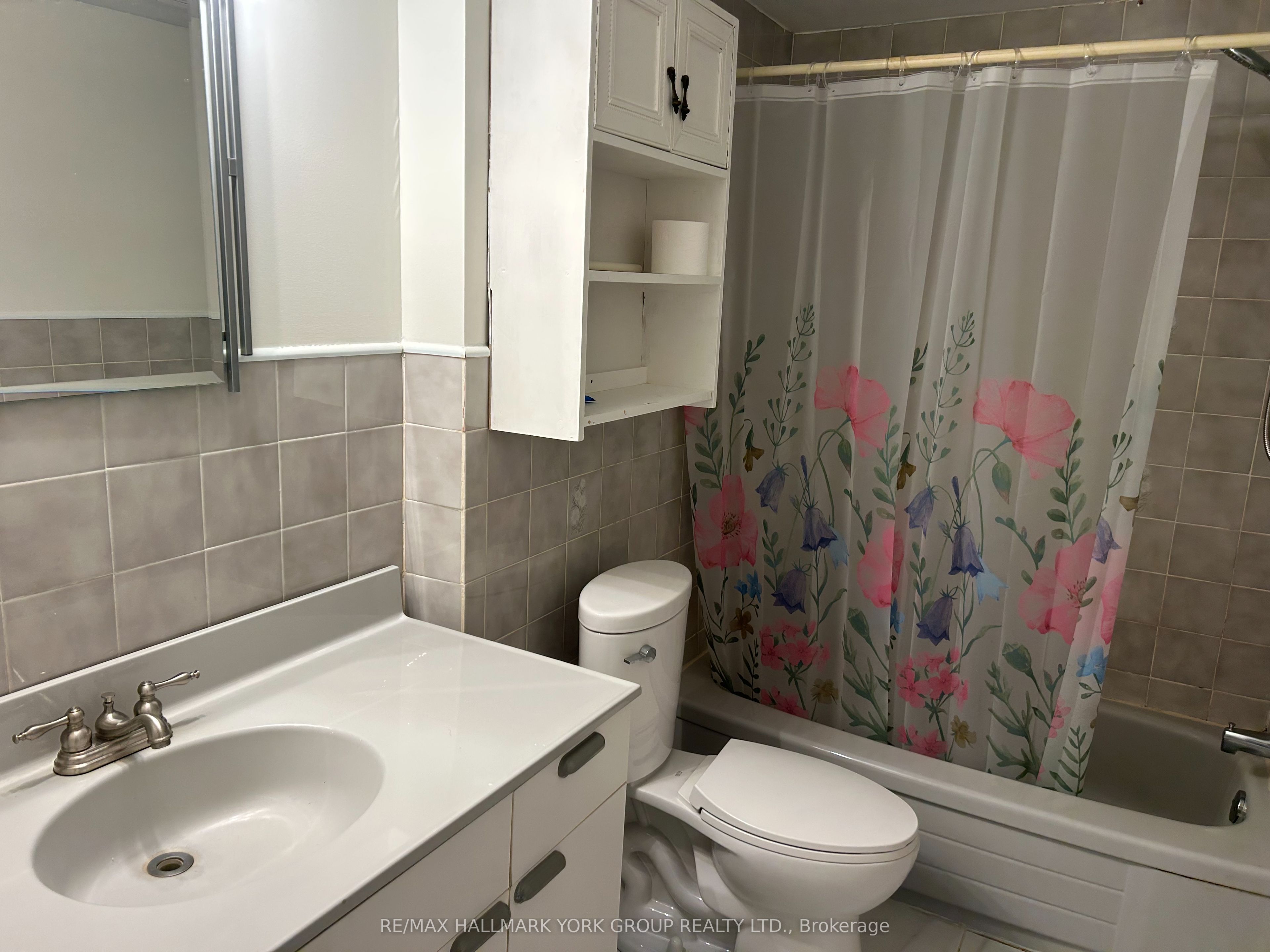 19 Stonehill Boulevard, East Gwillimbury, ON L9N 1C9 photo 2