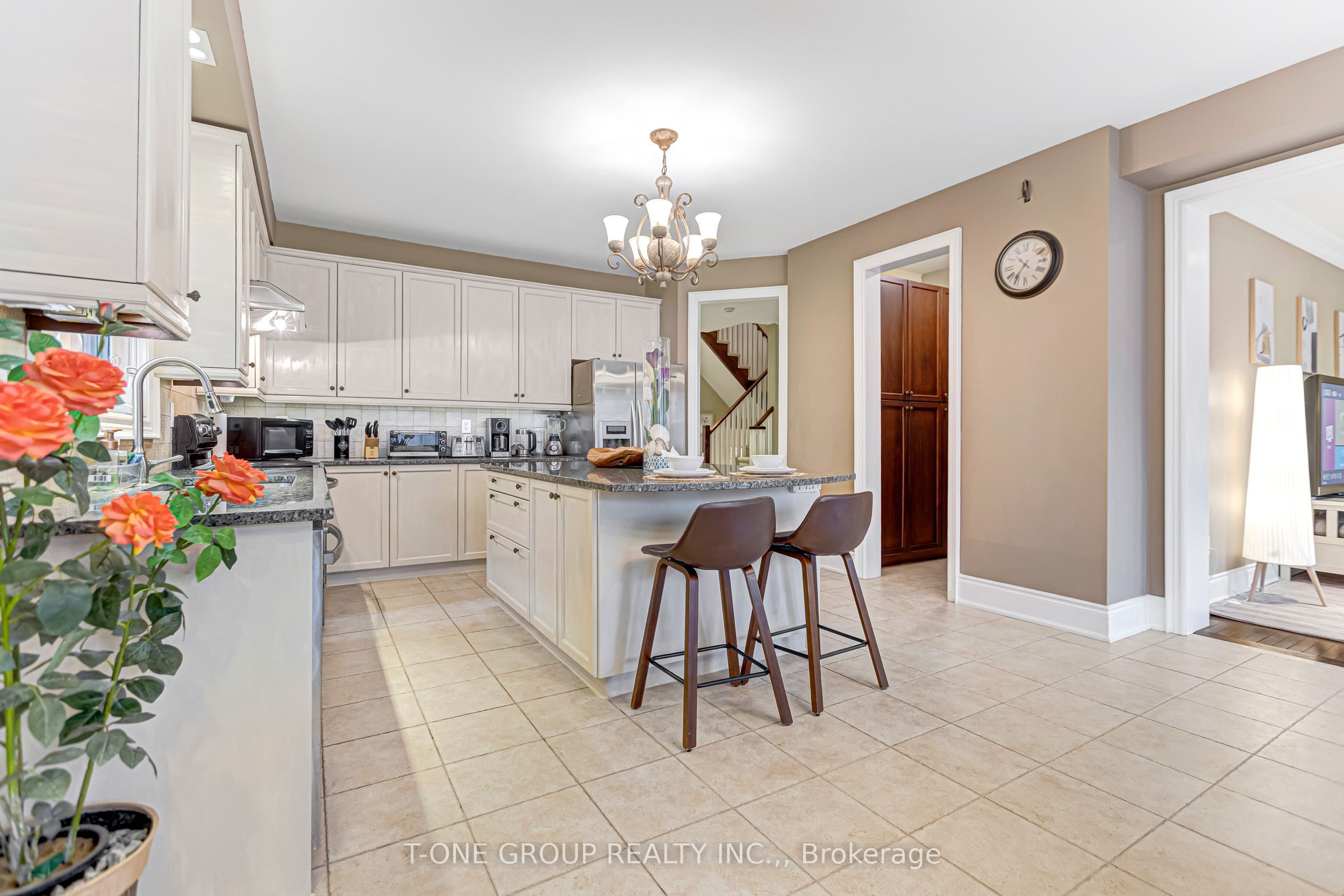 261 Angus Glen Boulevard, Markham, ON L6C 0K1 photo 2