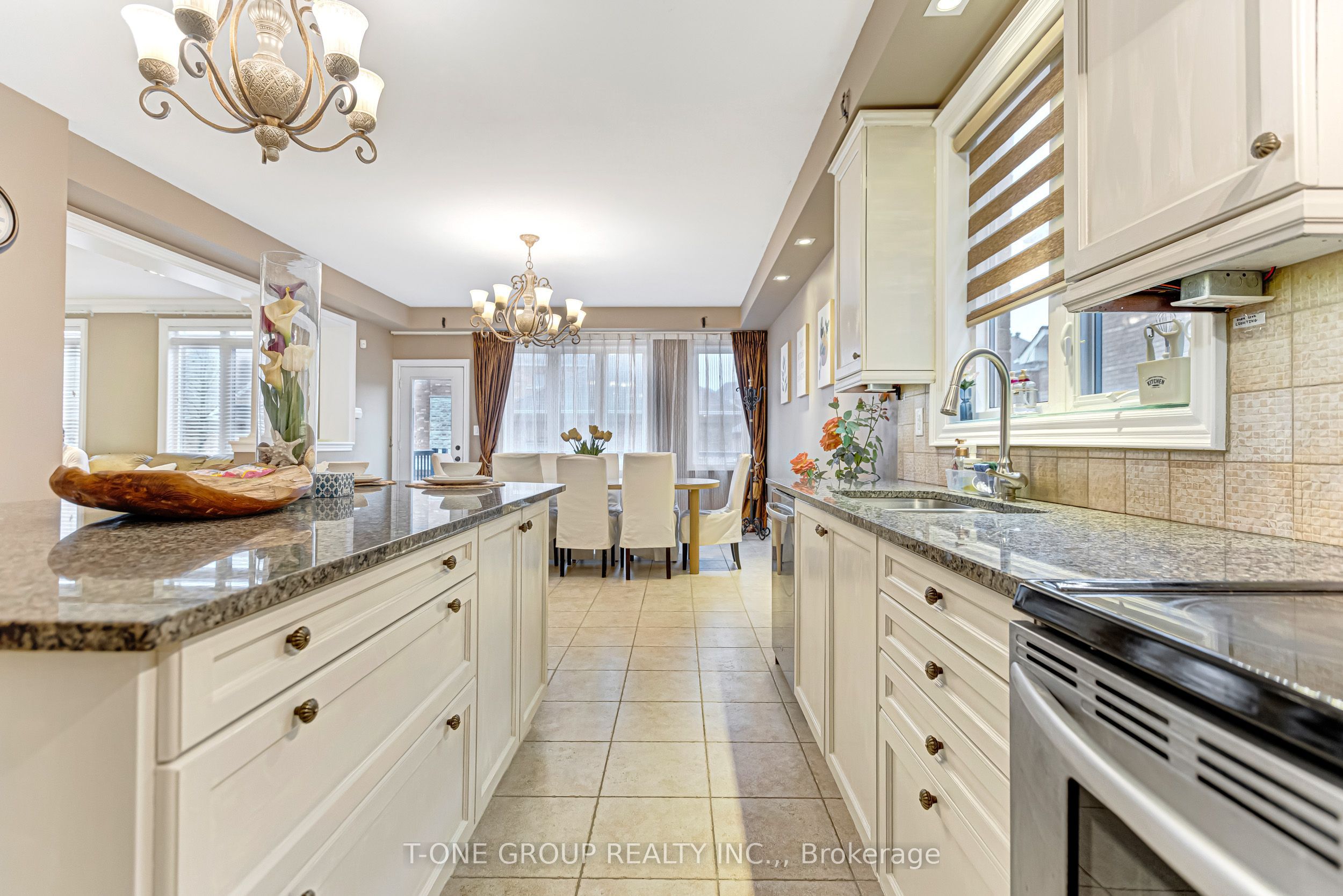 261 Angus Glen Boulevard, Markham, ON L6C 0K1 photo 3