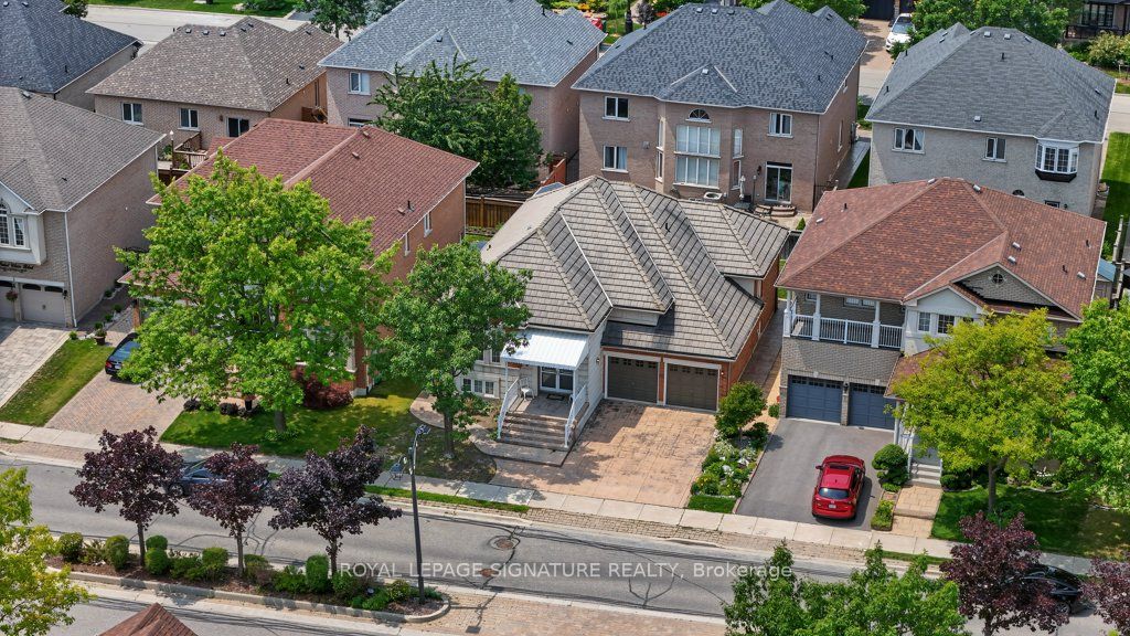 26 Saint Clare Boulevard, Vaughan, ON L4H 2A2 photo 2