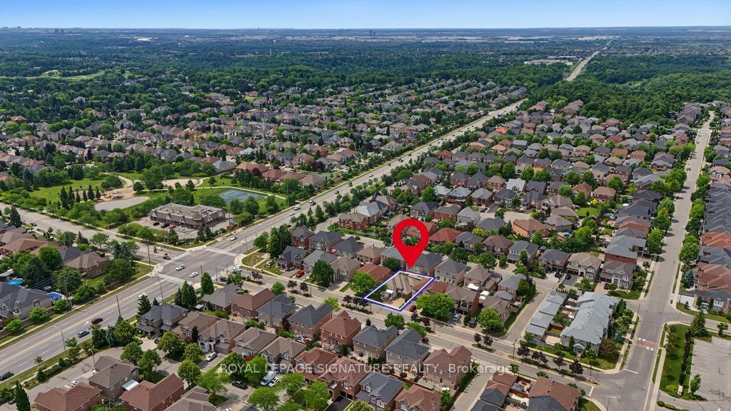 26 Saint Clare Boulevard, Vaughan, ON L4H 2A2 photo 3