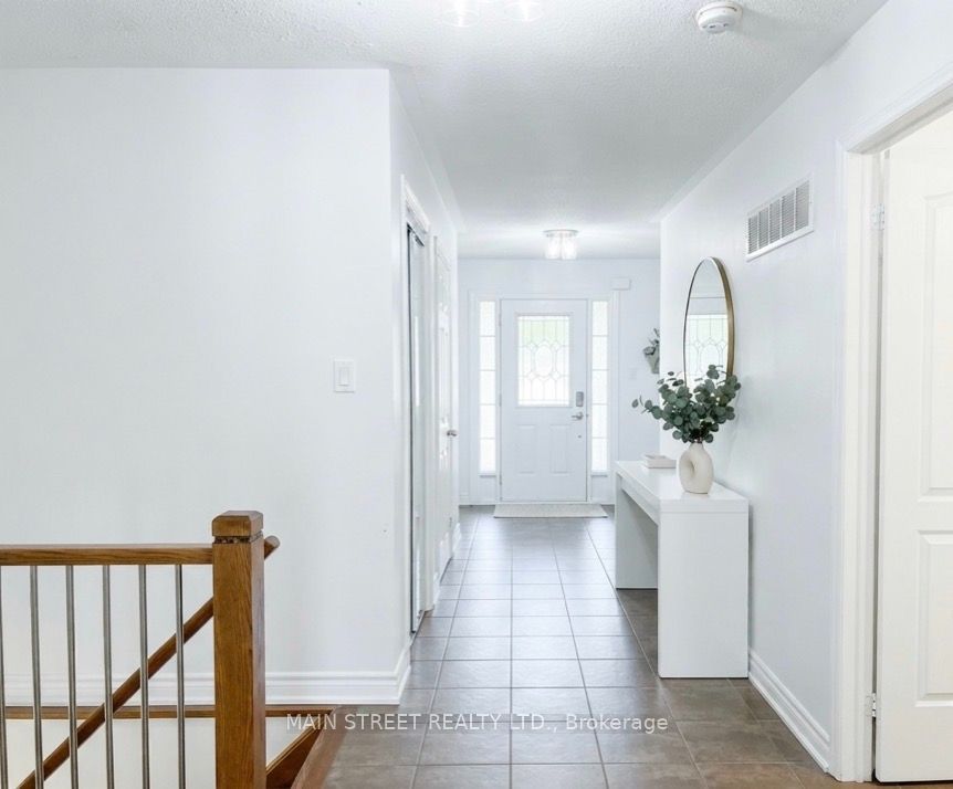 77 Reddenhurst Crescent, Georgina, ON L4P 4G1 photo 2