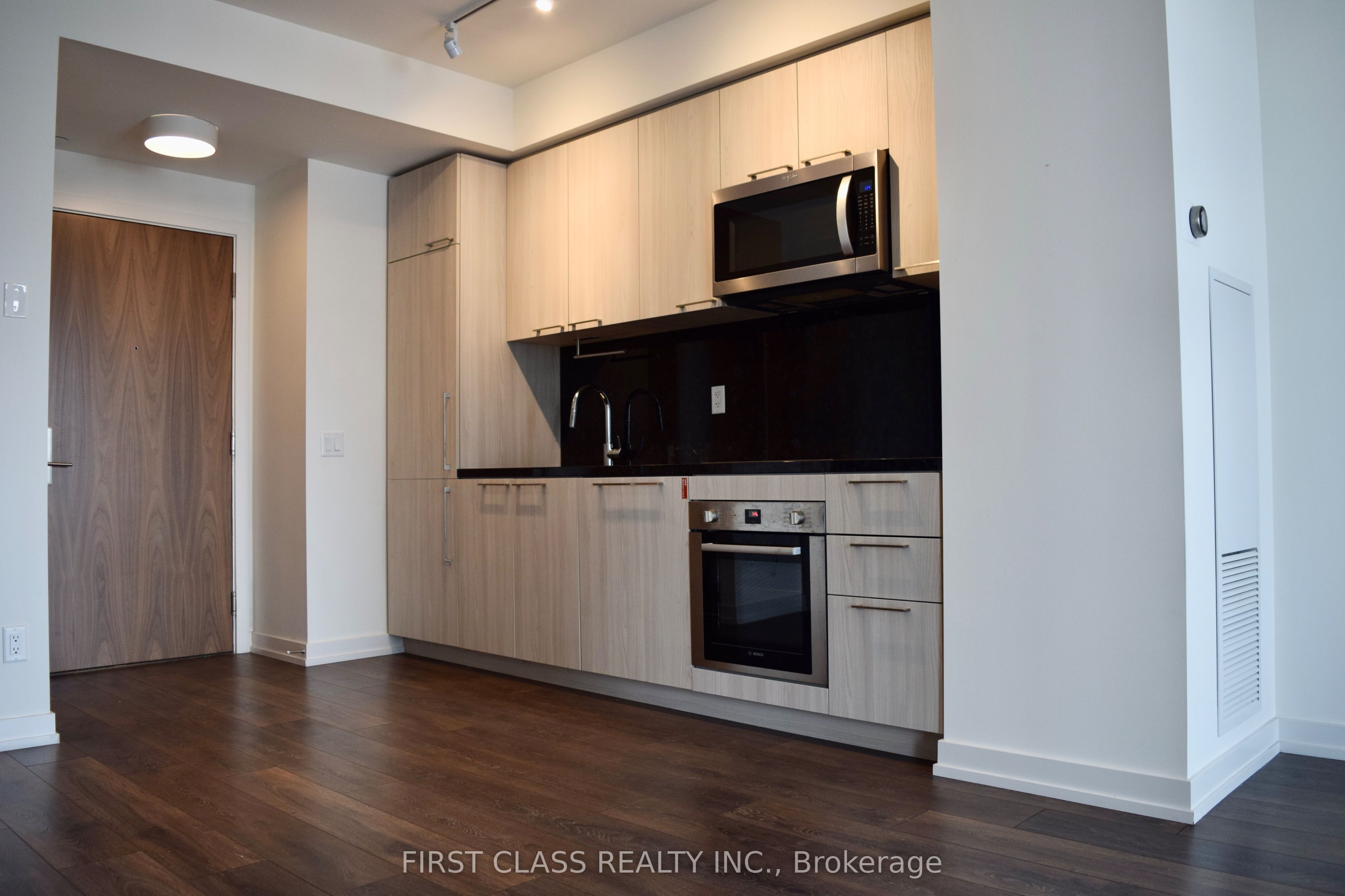 1 Grandview Avenue 705, Markham, ON L3T 0G7