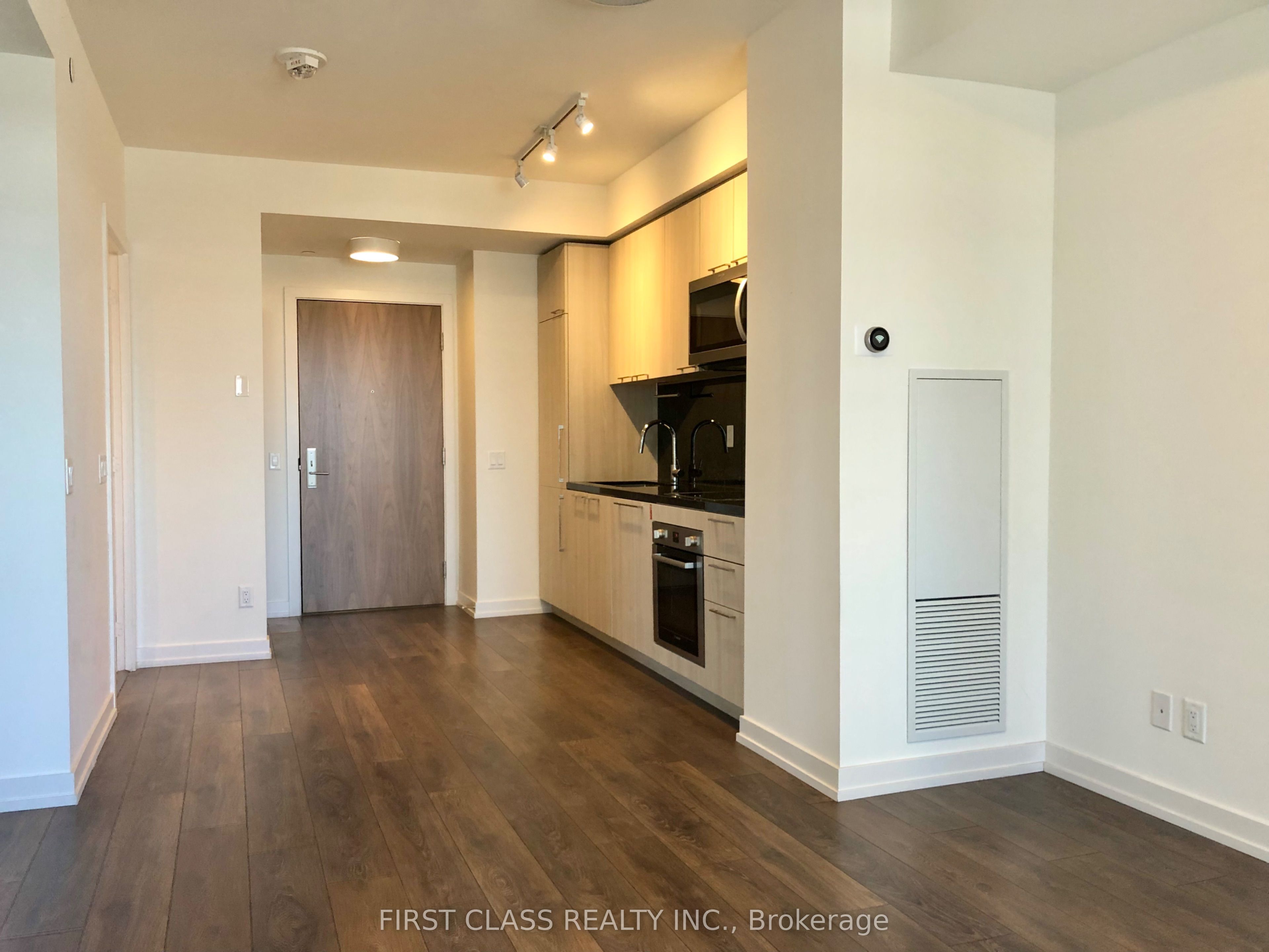 1 Grandview Avenue 705, Markham, ON L3T 0G7 photo 2