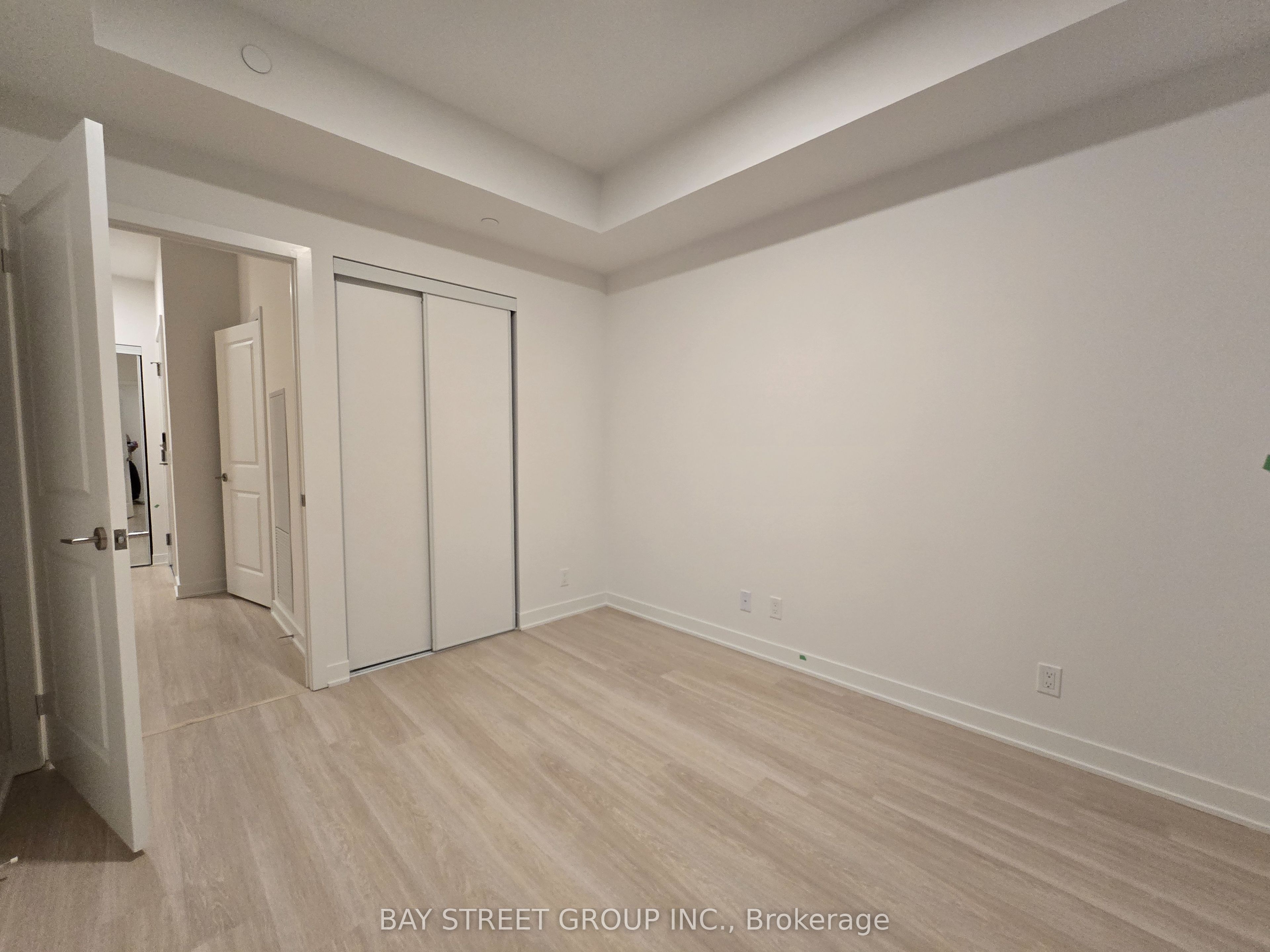 50 Upper Mall Way 1806B, Vaughan, ON L4J 0L7 photo 3