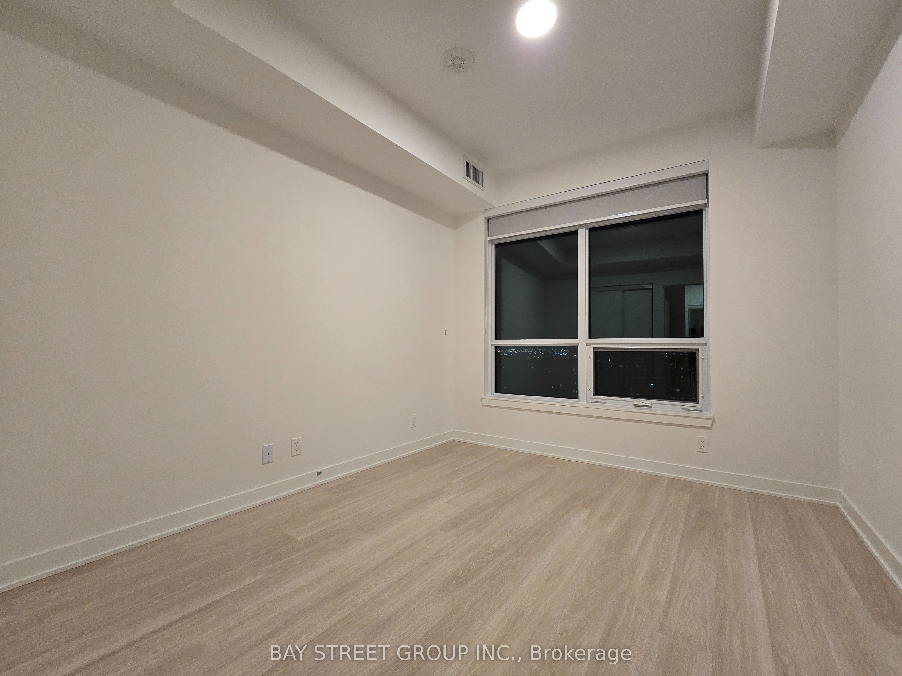 50 Upper Mall Way 1806B, Vaughan, ON L4J 0L7 photo 4