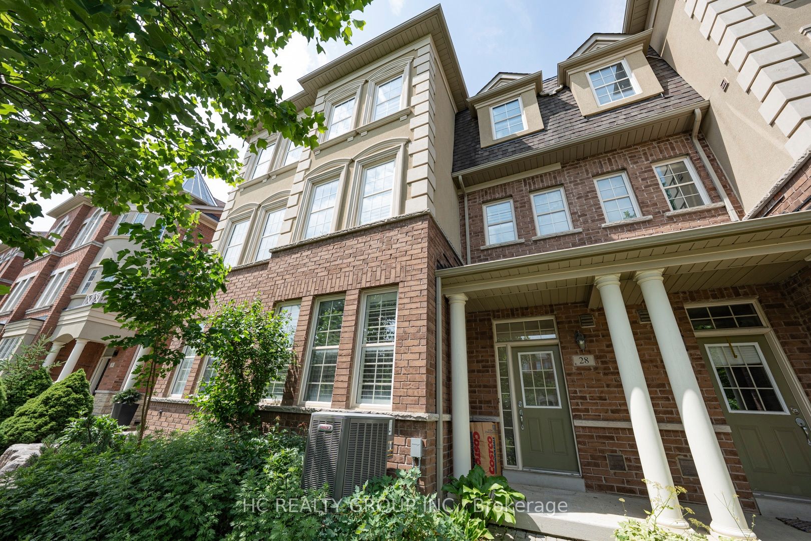 28 Poetry Drive, Vaughan, ON L4H 3P7 photo 2