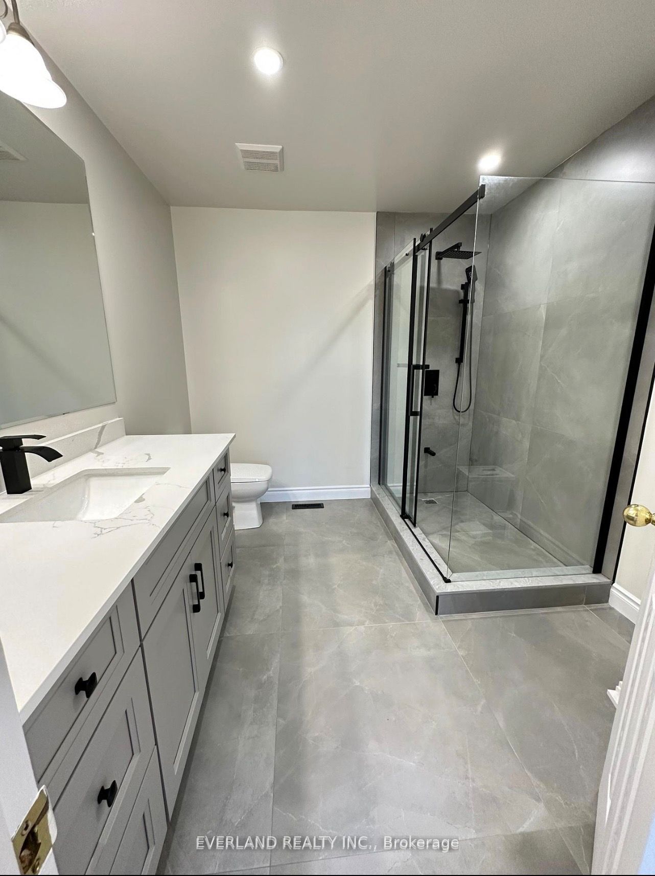 7 Bassett Avenue, Richmond Hill, ON L4B 4M8