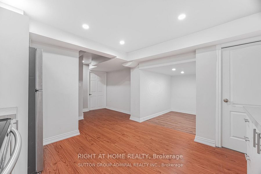 185 Red Maple Road N, Richmond Hill, ON L4B 4S6 photo 4