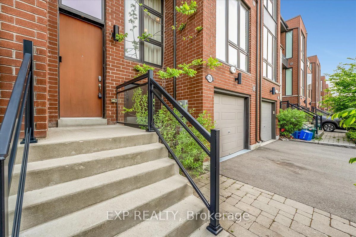 28 Crestridge Drive, Vaughan, ON L4J 0K1 photo 5