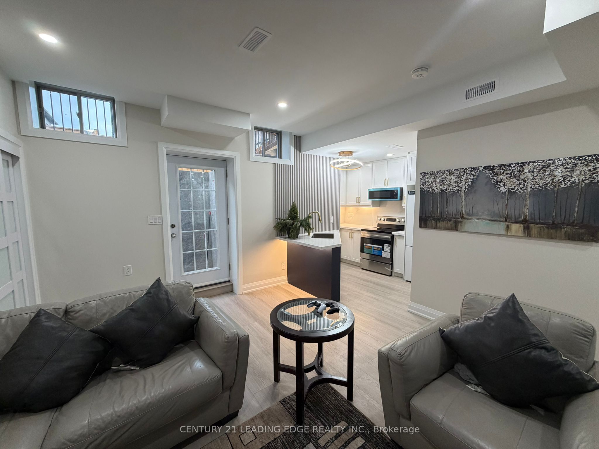 7 SUTTONRAIL Way, Whitchurch-Stouffville, ON L4A 4X5 photo 3