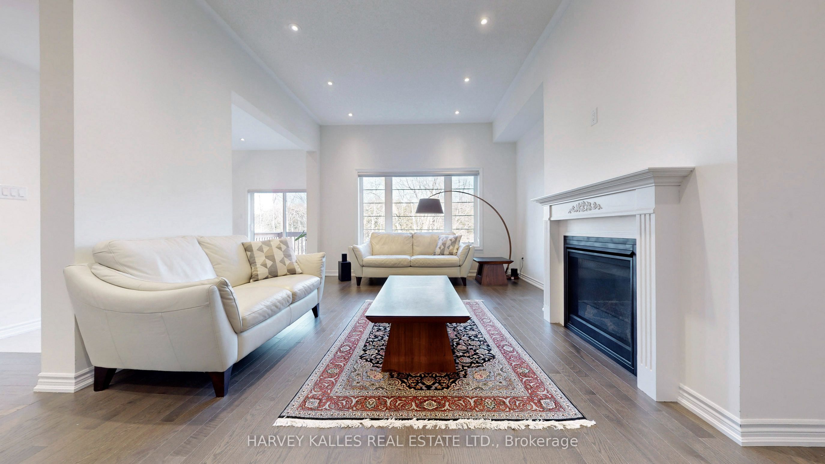 56 Charles White Court, East Gwillimbury, ON L0G 1V0 photo 2
