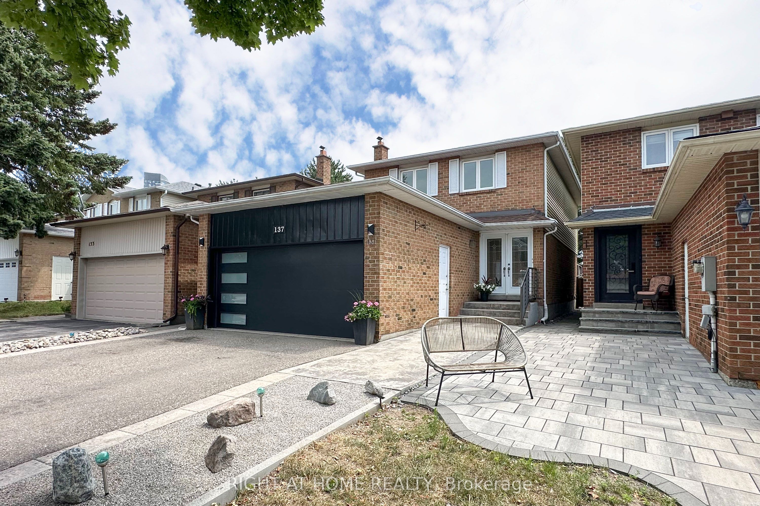 137 Joanna Crescent, Vaughan, ON L4J 5G3 photo 2