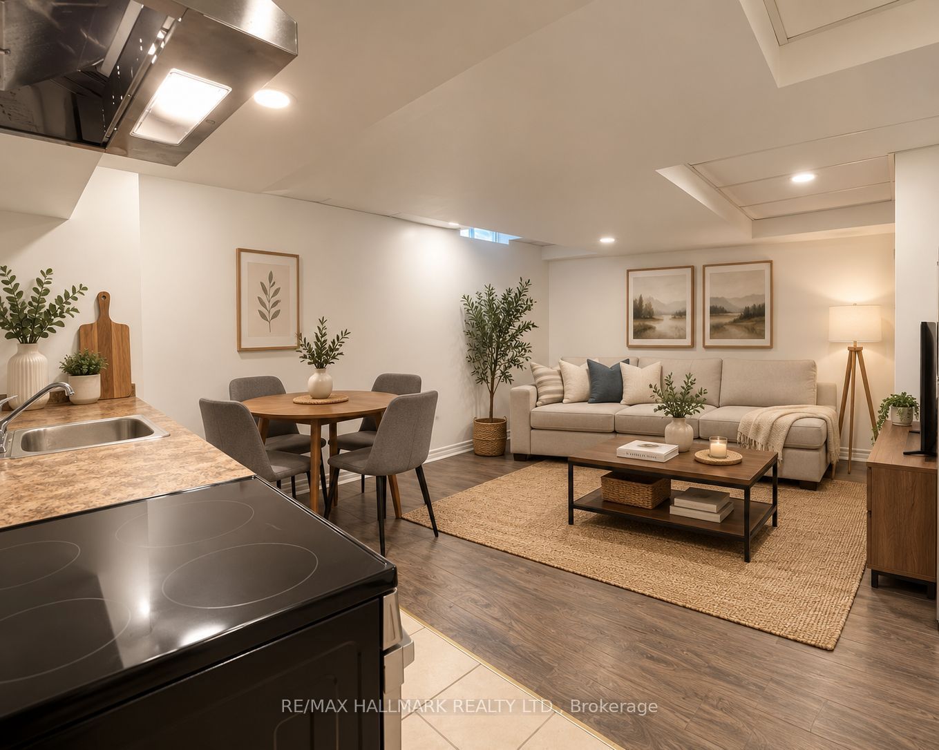 31 Seabreeze Avenue Lower A, Vaughan, ON L4J 8R6 photo 2