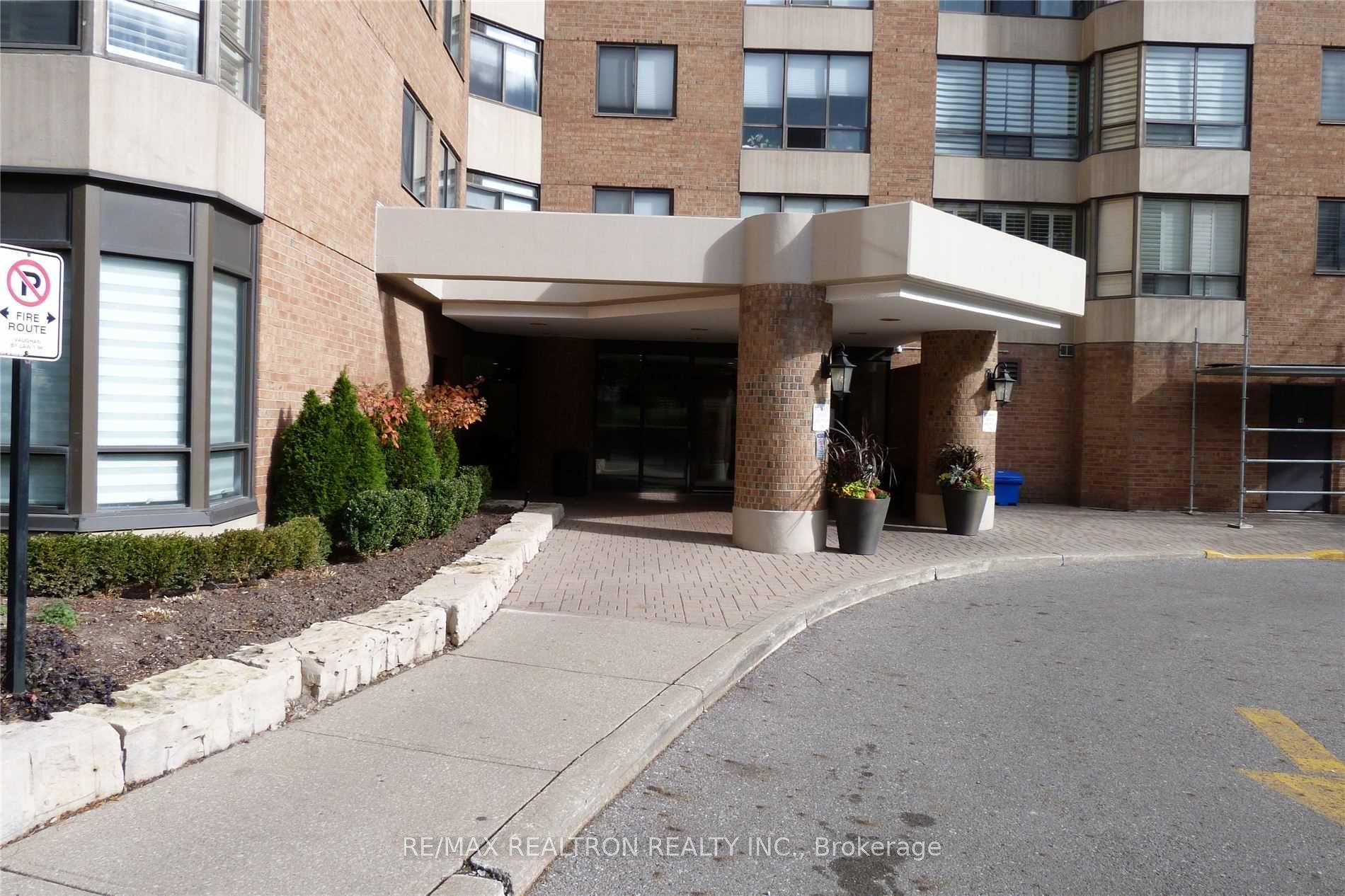 7601 Bathurst Street 804, Vaughan, ON L4J 4H5 photo 2