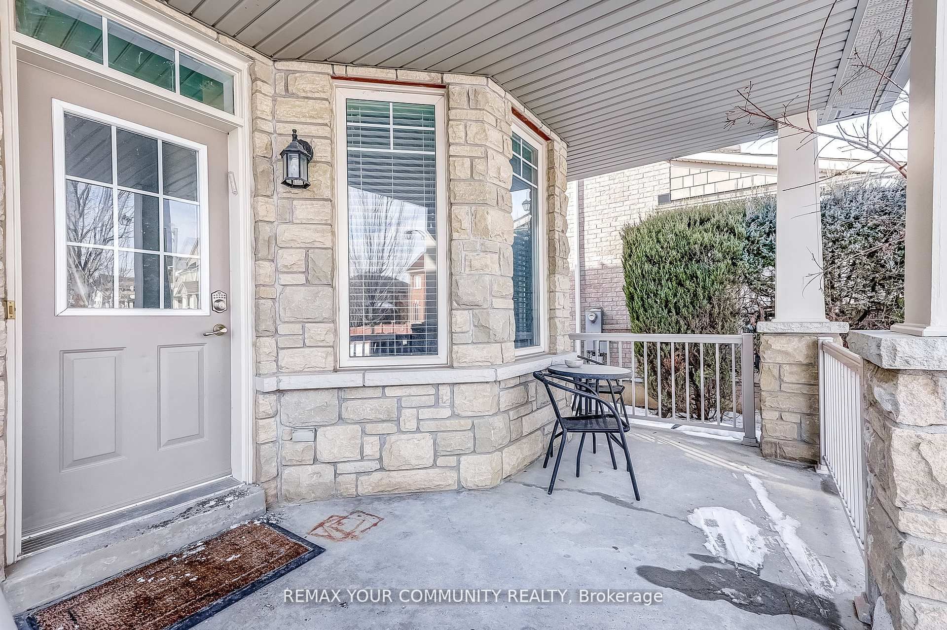 16 Windrow Street, Richmond Hill, ON L4E 0B6 photo 4