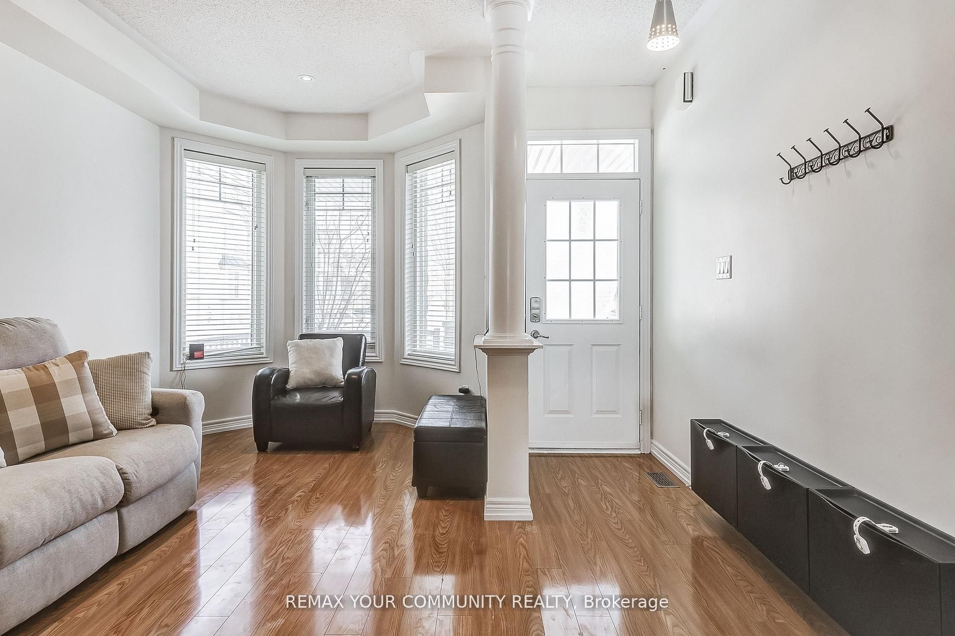 16 Windrow Street, Richmond Hill, ON L4E 0B6 photo 5