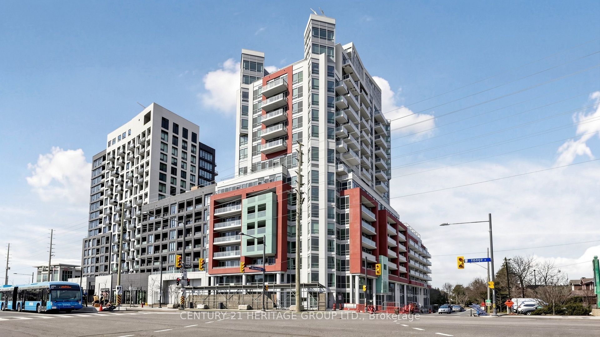 8888 Yonge Street 1401, Richmond Hill, ON L4C 5V6 photo 2