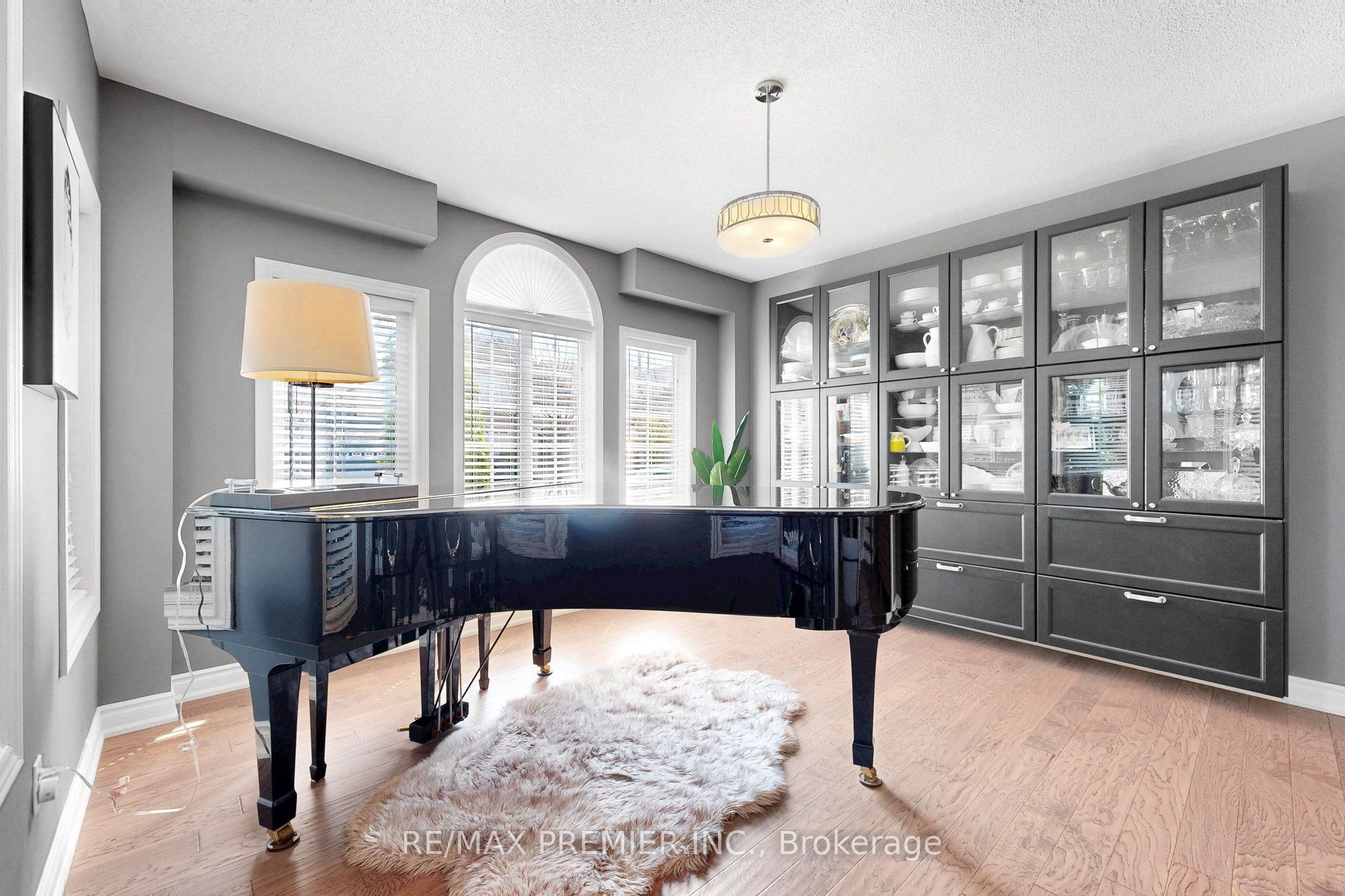 124 Kingsview Drive, Vaughan, ON L4H 3B4 photo 5