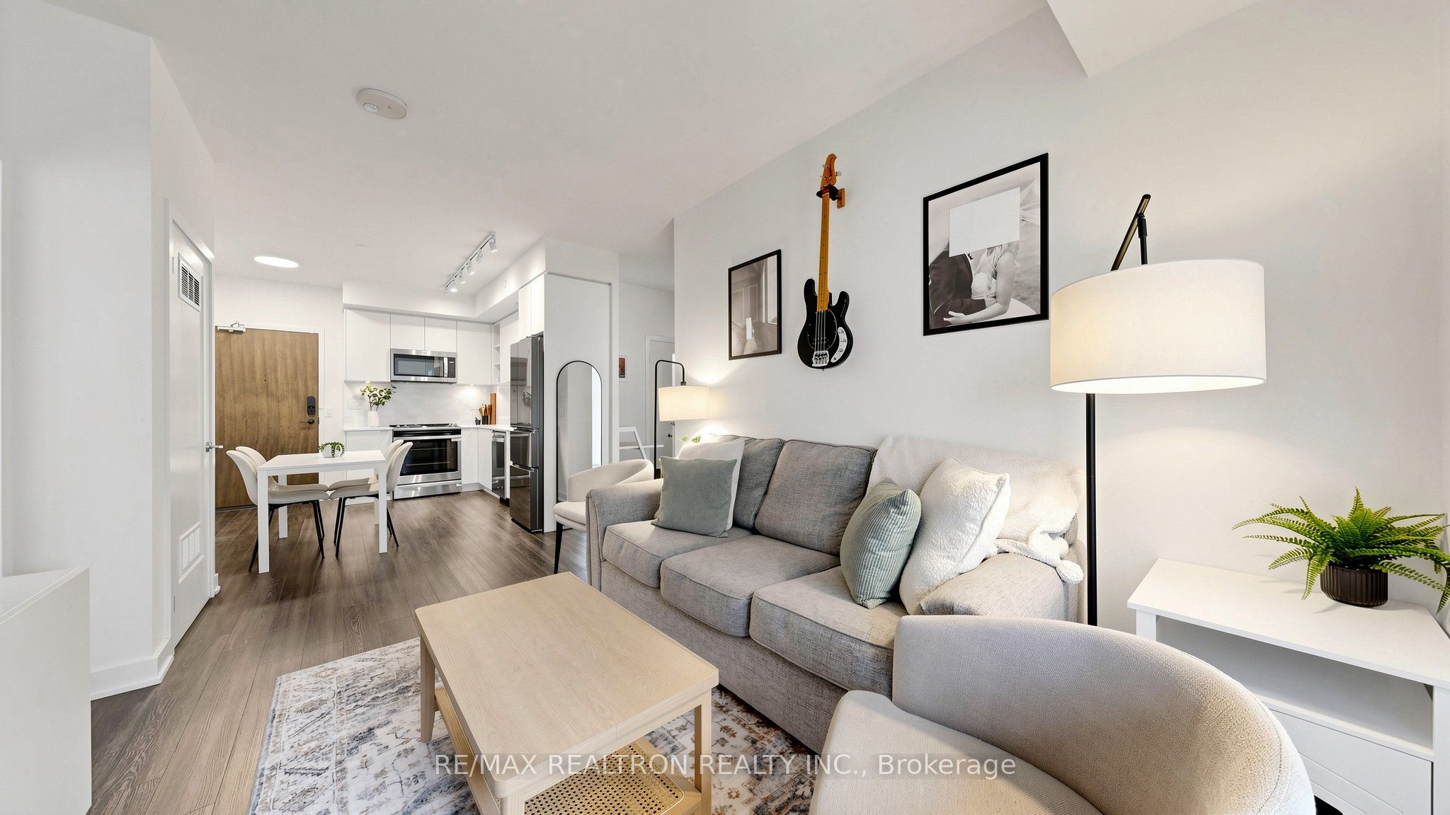 100 Eagle Rock Way 216, Vaughan, ON L6A 5B9