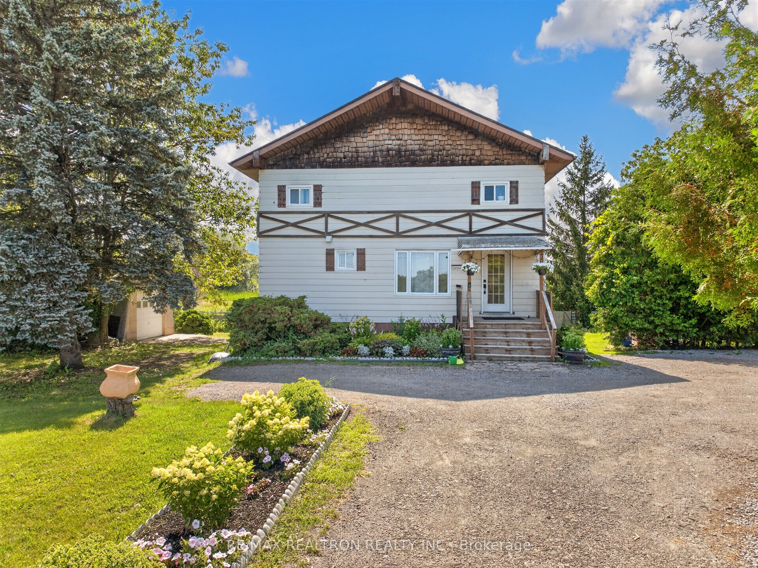 20368 Woodbine Avenue, East Gwillimbury, ON L0G 1R0 photo 2