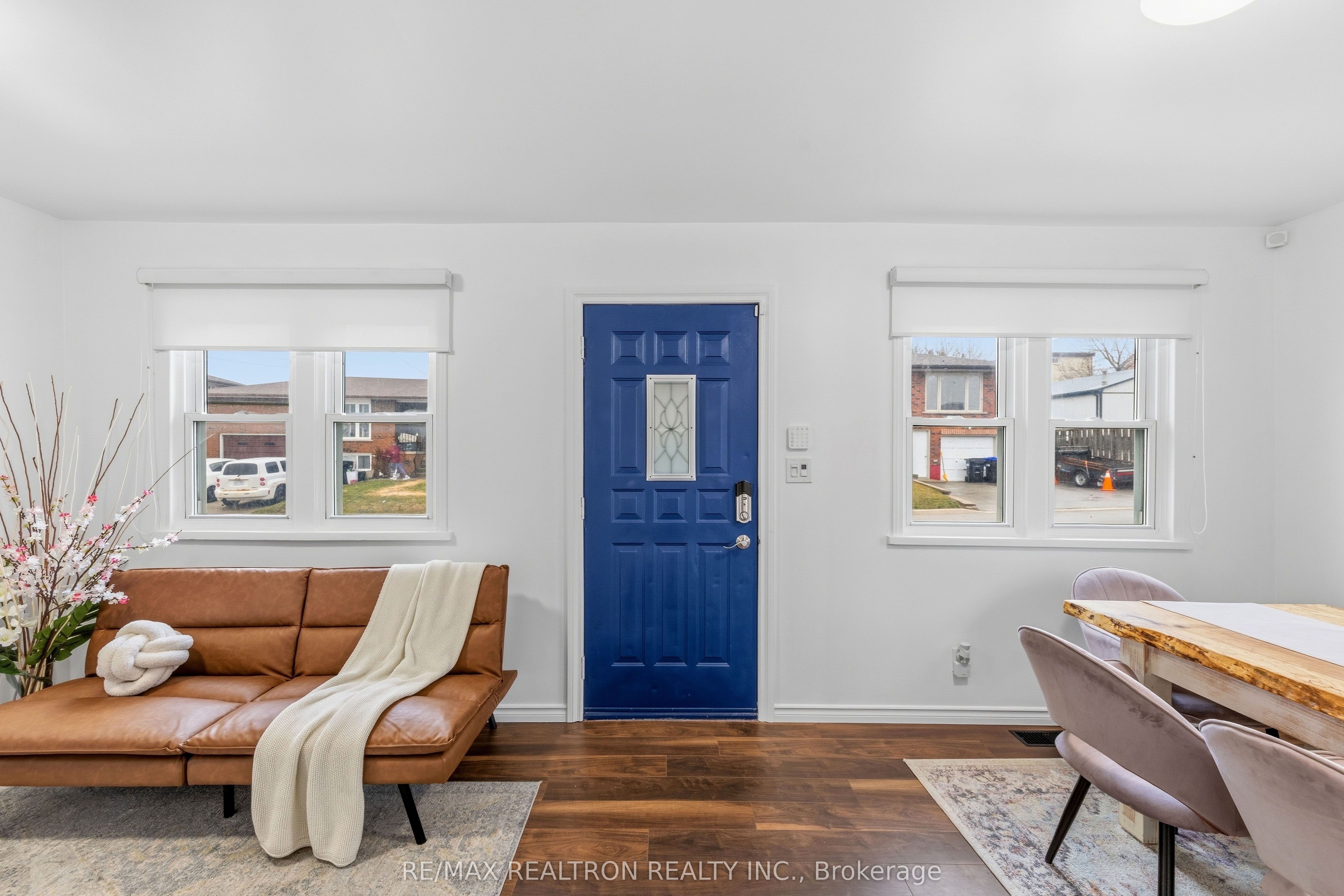 25 Bingham Street, Bradford West Gwillimbury, ON L3Z 1X1 photo 3