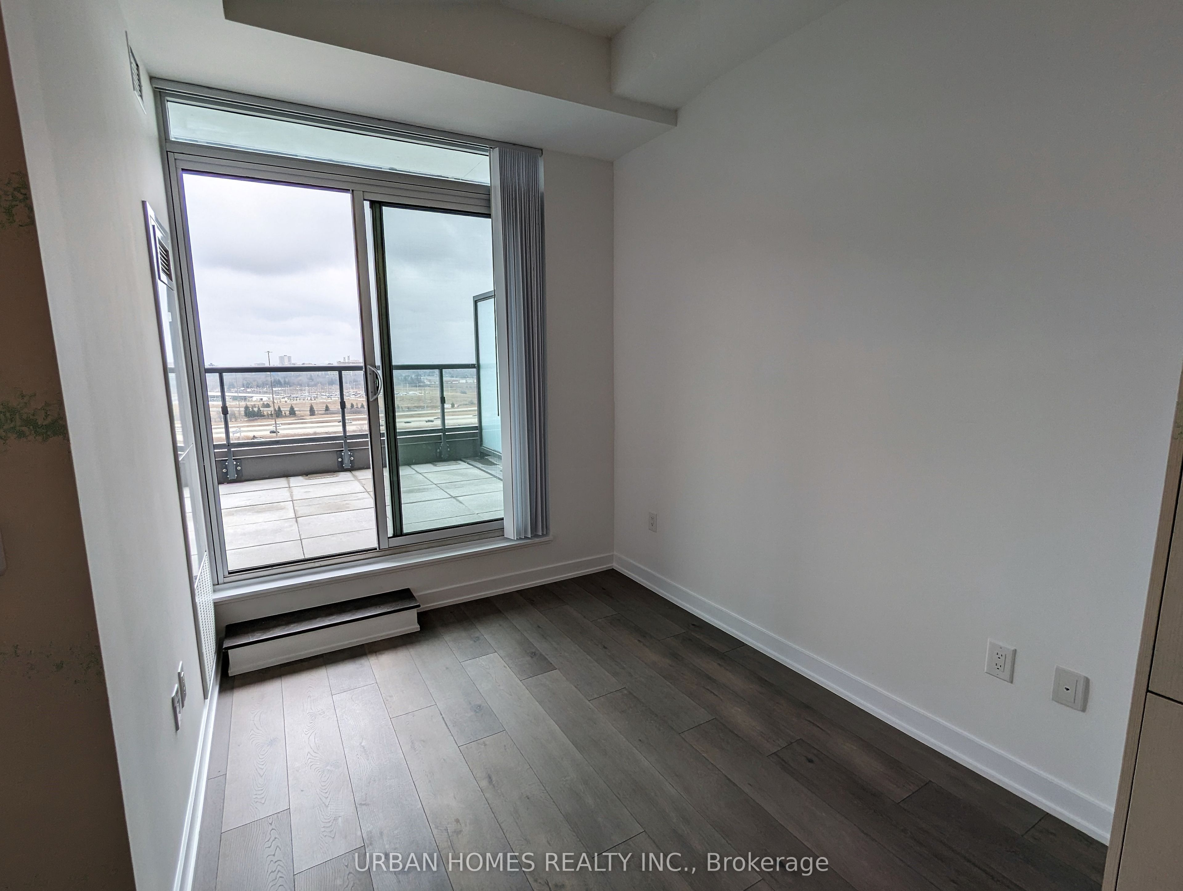 38 Honeycrisp Crescent 1205, Vaughan, ON L4K 0M7 photo 5