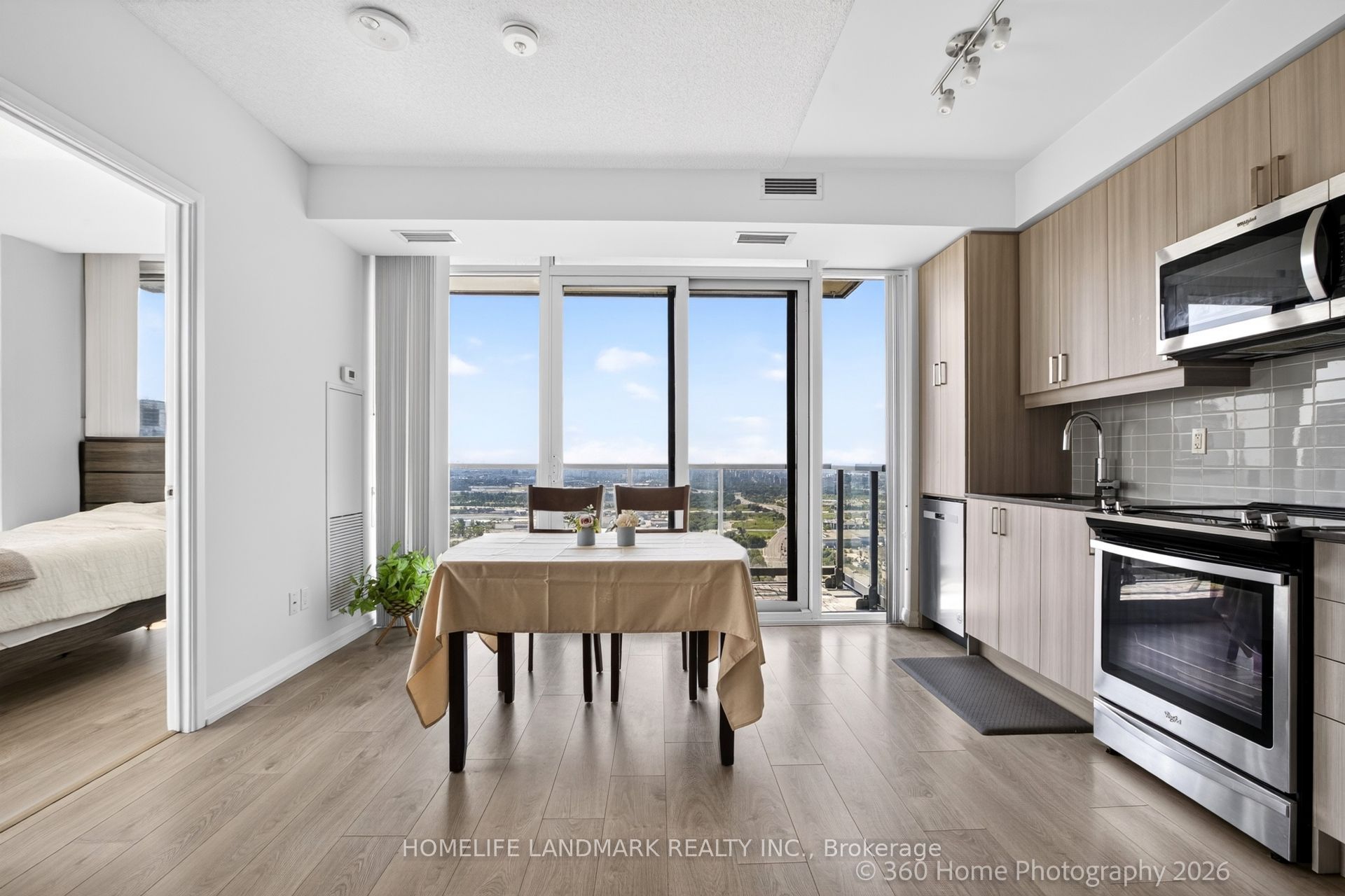7895 JANE Street 3604, Vaughan, ON L4K 2M7 photo 5