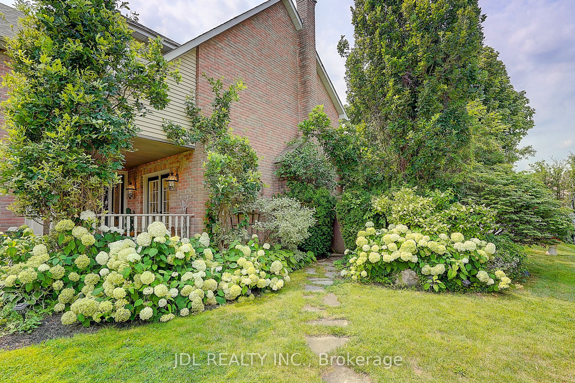 84 Longwater Chase, Markham, ON L3R 4A8 photo 4
