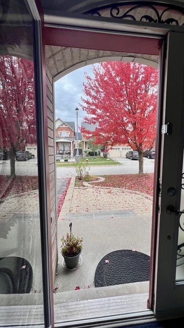 48 Langhorst Crescent E, Richmond Hill, ON L4E 0A9 photo 4