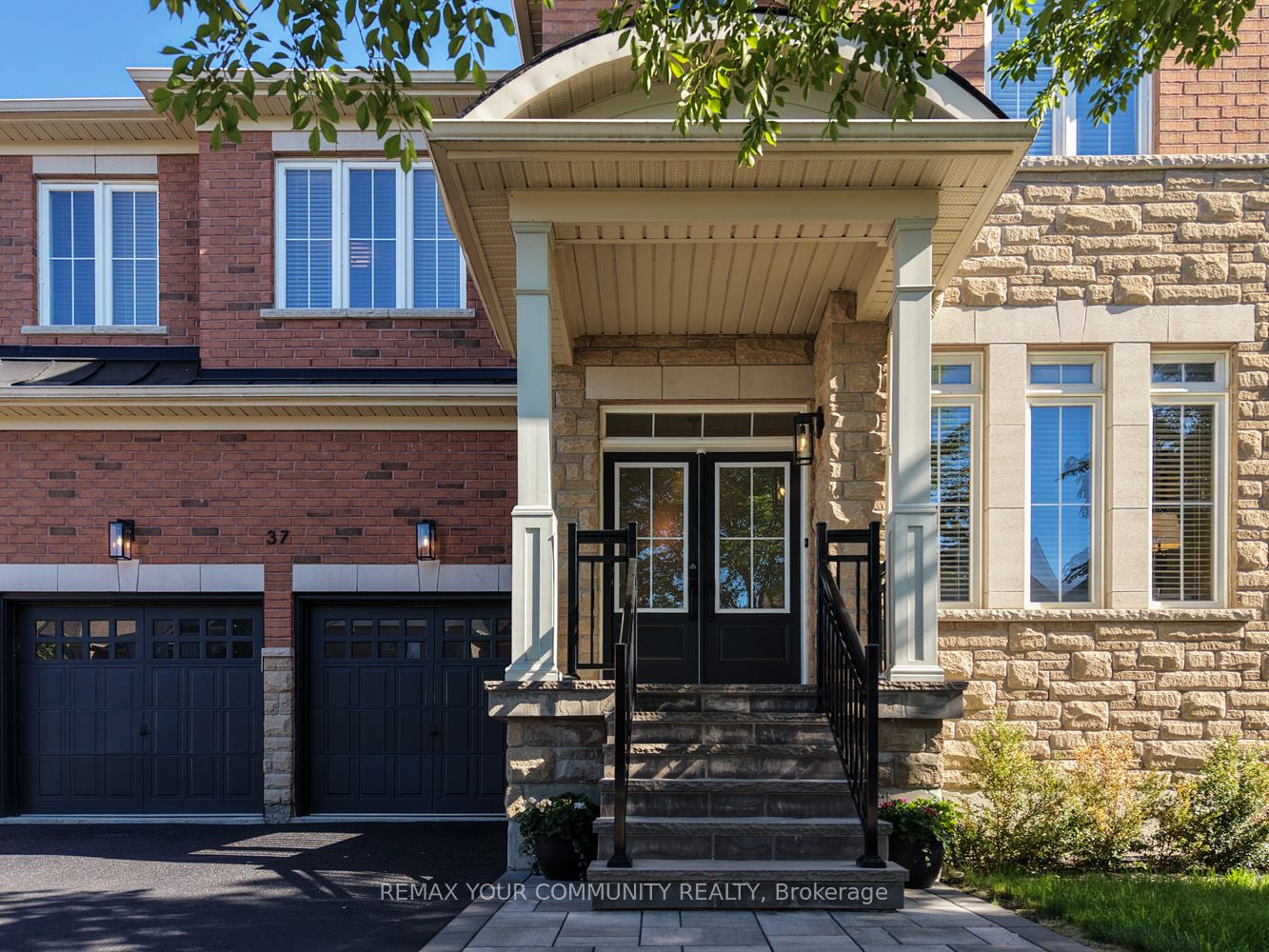 37 Heron Hollow Avenue, Richmond Hill, ON L4E 0V7 photo 4