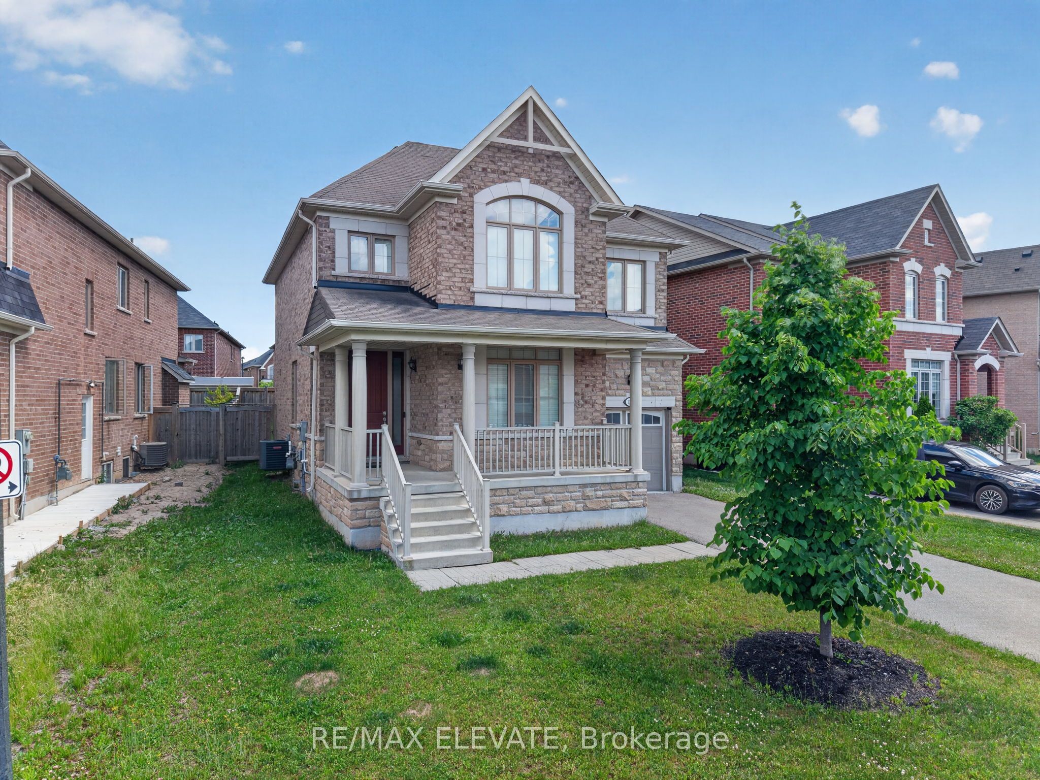 110 McDonnell Crescent, Bradford West Gwillimbury, ON L3Z 0S8 photo 2