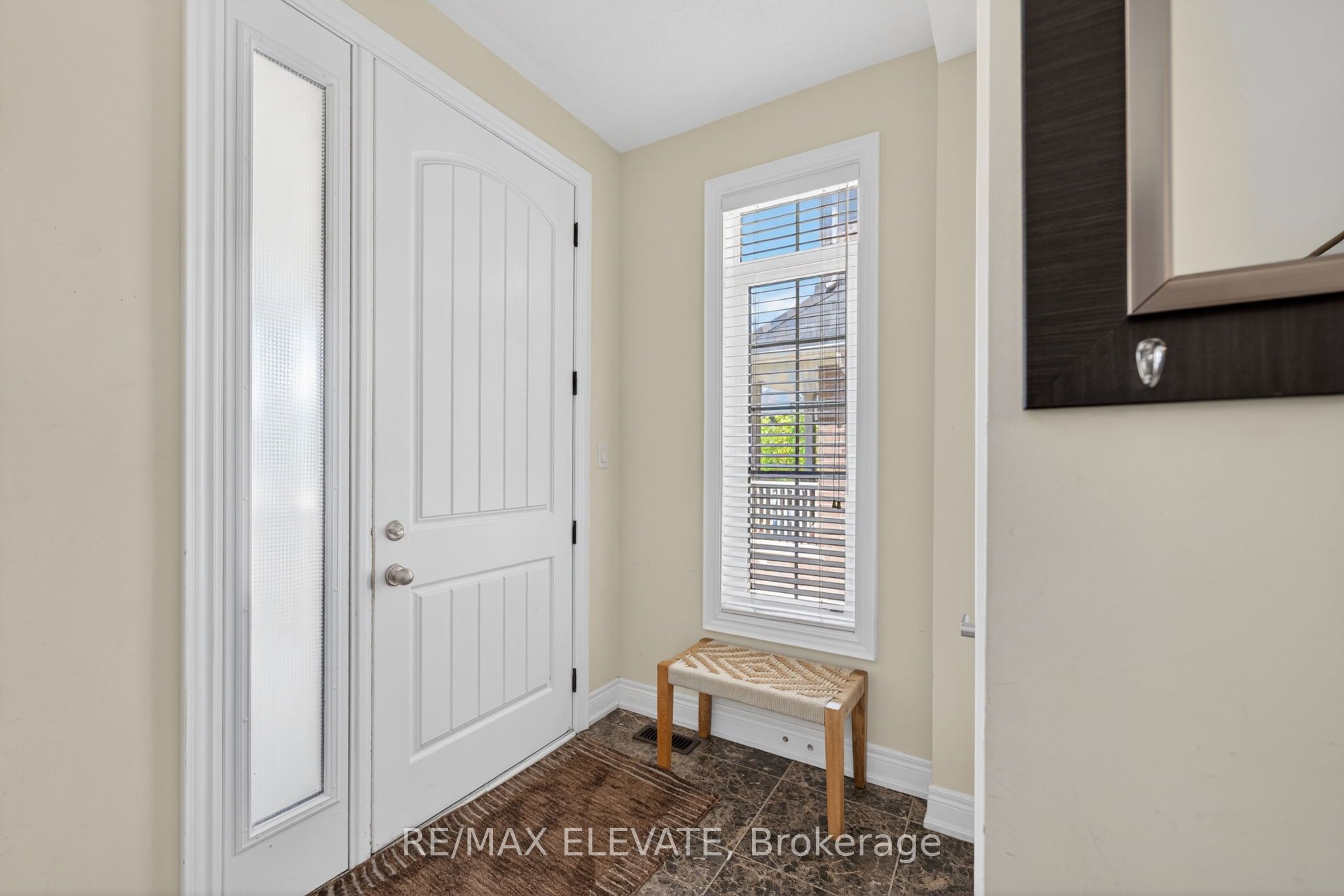 110 McDonnell Crescent, Bradford West Gwillimbury, ON L3Z 0S8 photo 5