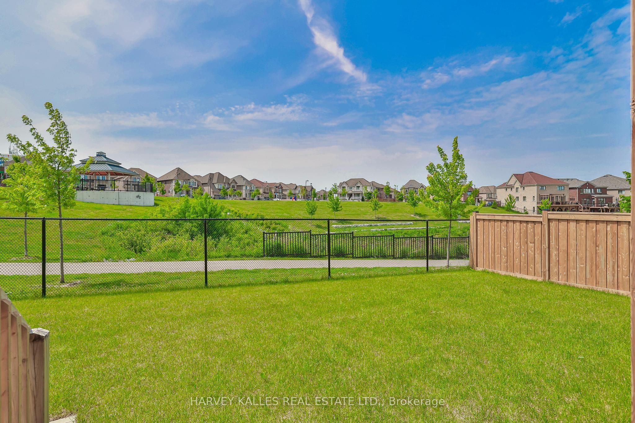 4 Meadow Vista Crescent, East Gwillimbury, ON L9N 0T4 photo 4
