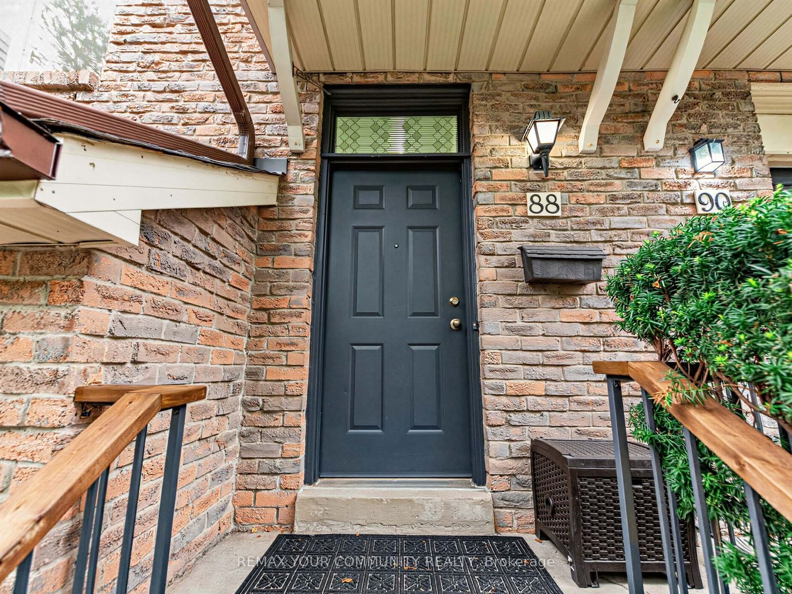 88 Dana Crescent, Vaughan, ON L4J 2R5 photo 3
