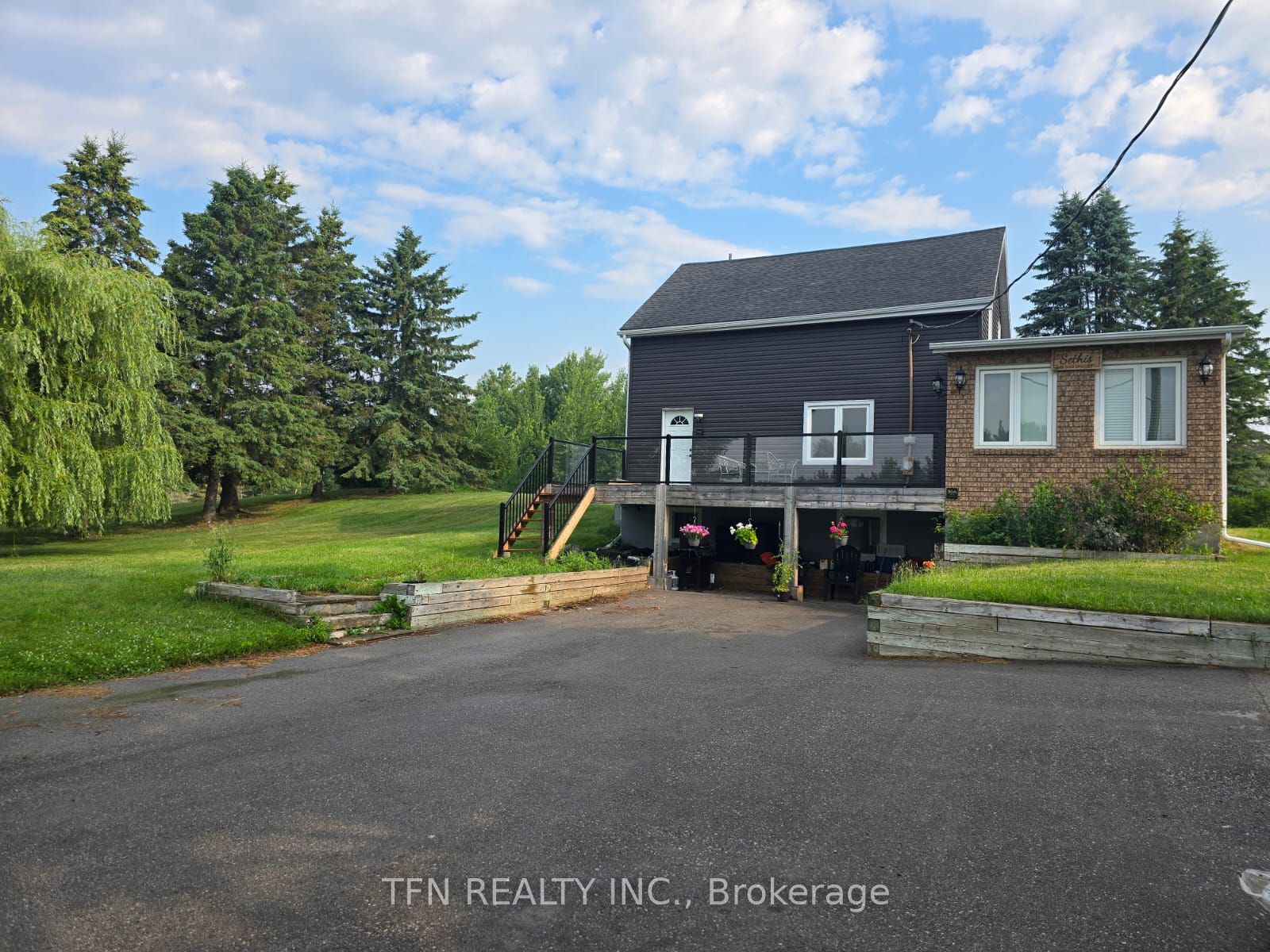 86-C Dale Crescent, Bradford West Gwillimbury, ON L0L 1L0 photo 3