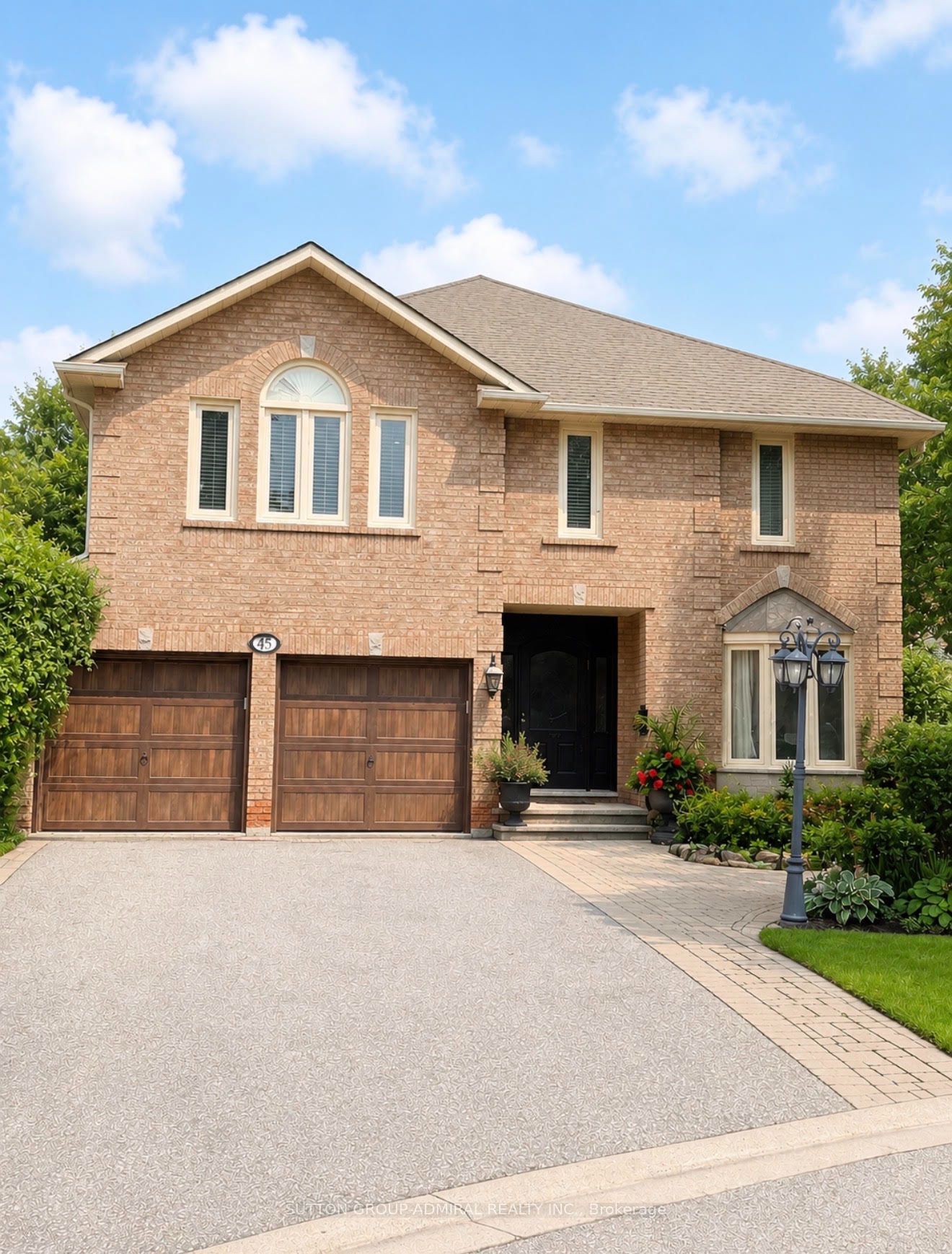 45 Miranda Court, Vaughan, ON L4J 7W5