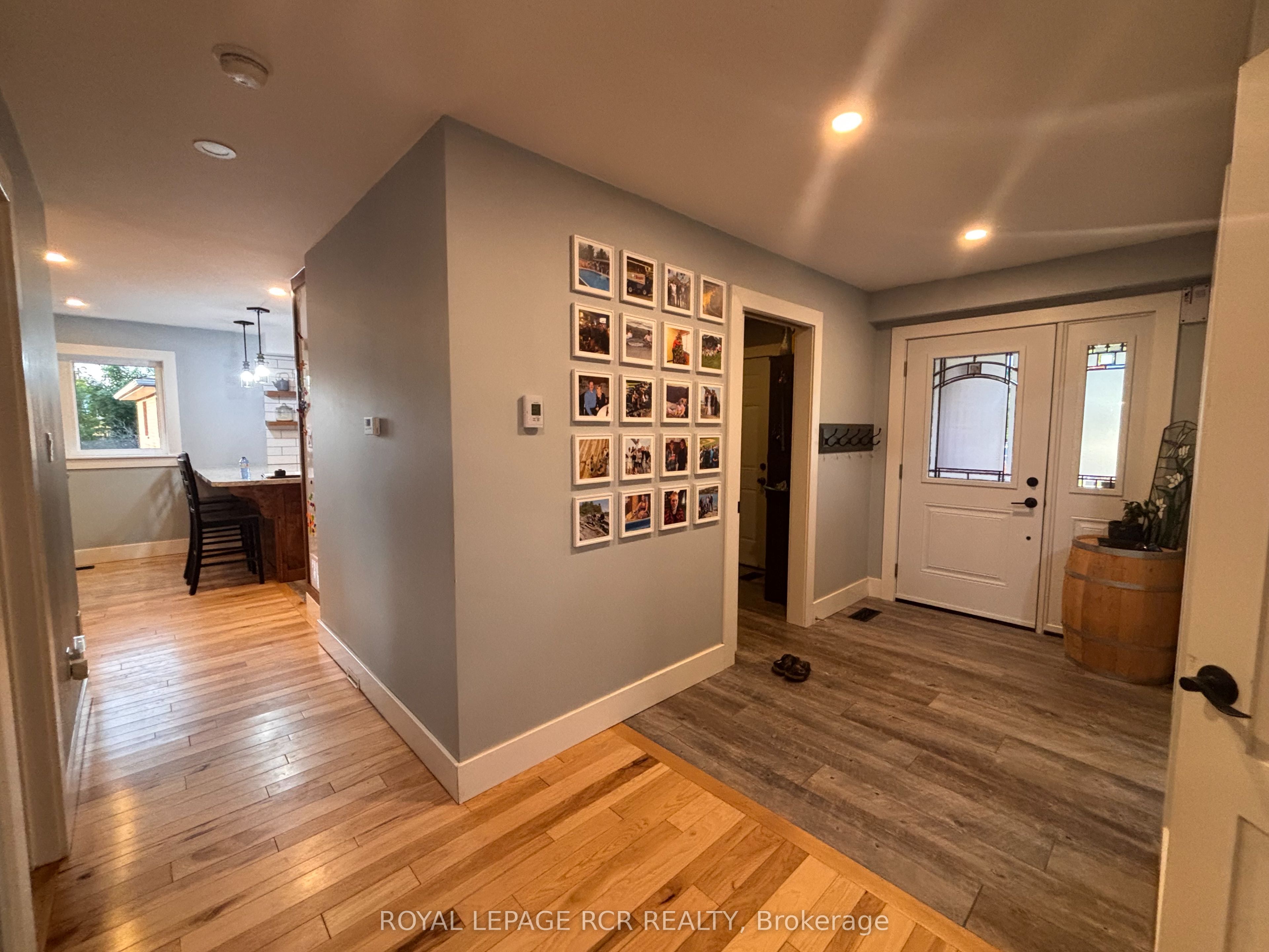 16 Loree Drive, Adjala-Tosorontio, ON L0M 1J0 photo 2