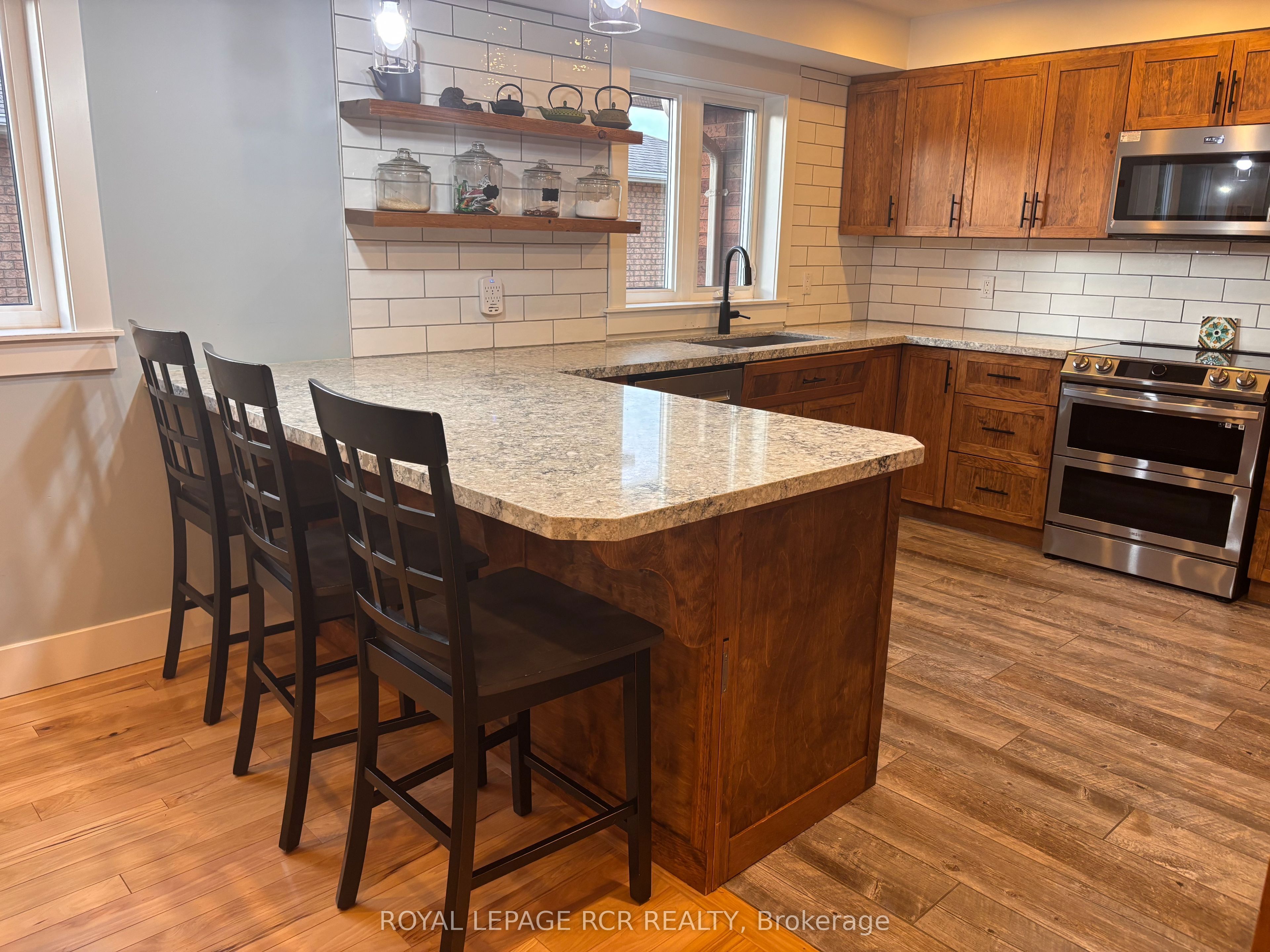 16 Loree Drive, Adjala-Tosorontio, ON L0M 1J0 photo 3
