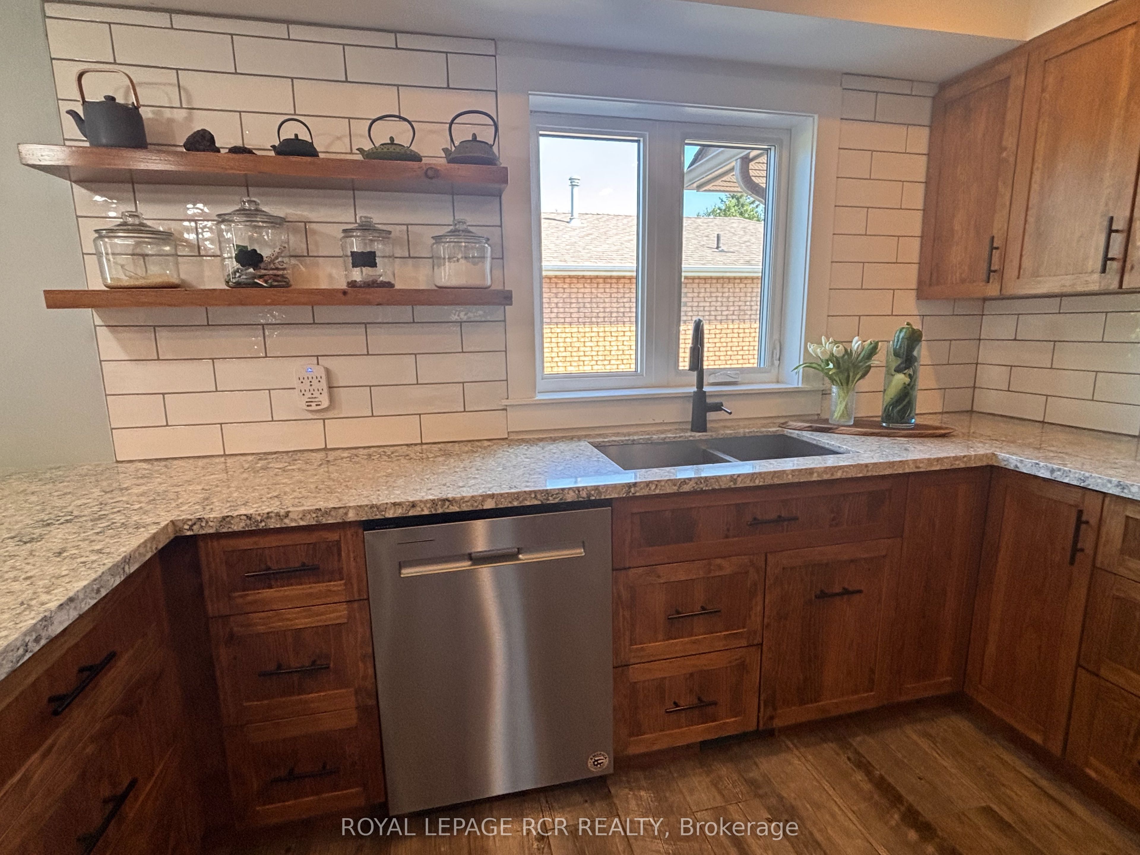 16 Loree Drive, Adjala-Tosorontio, ON L0M 1J0 photo 5