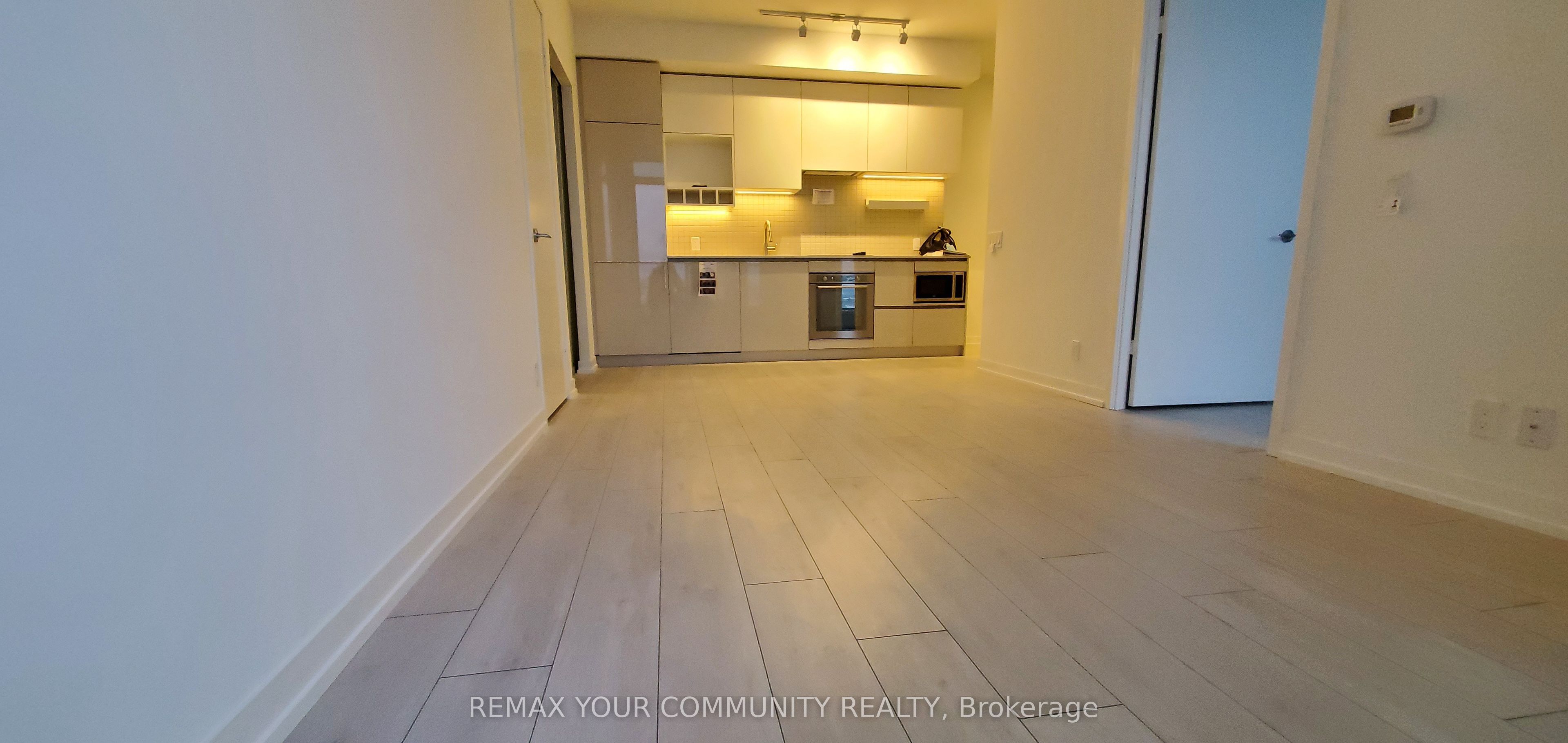5 Buttermill Avenue 2812, Vaughan, ON L4K 0J5 photo 5