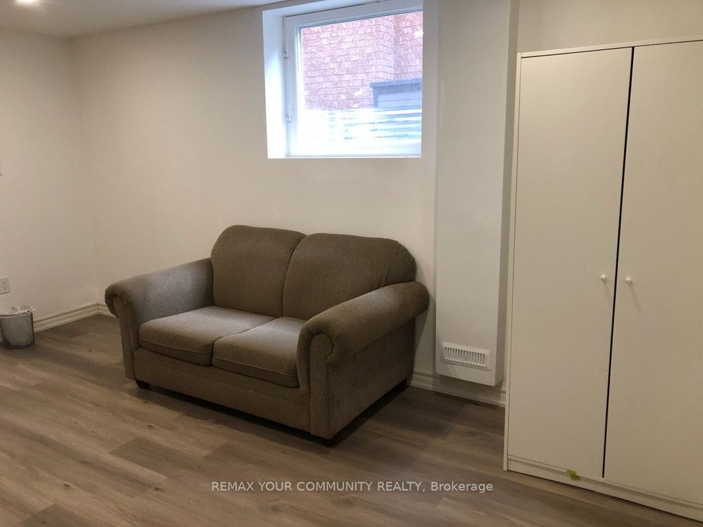 231 Raymerville Drive Basement, Markham, ON L3P 6S2 photo 3