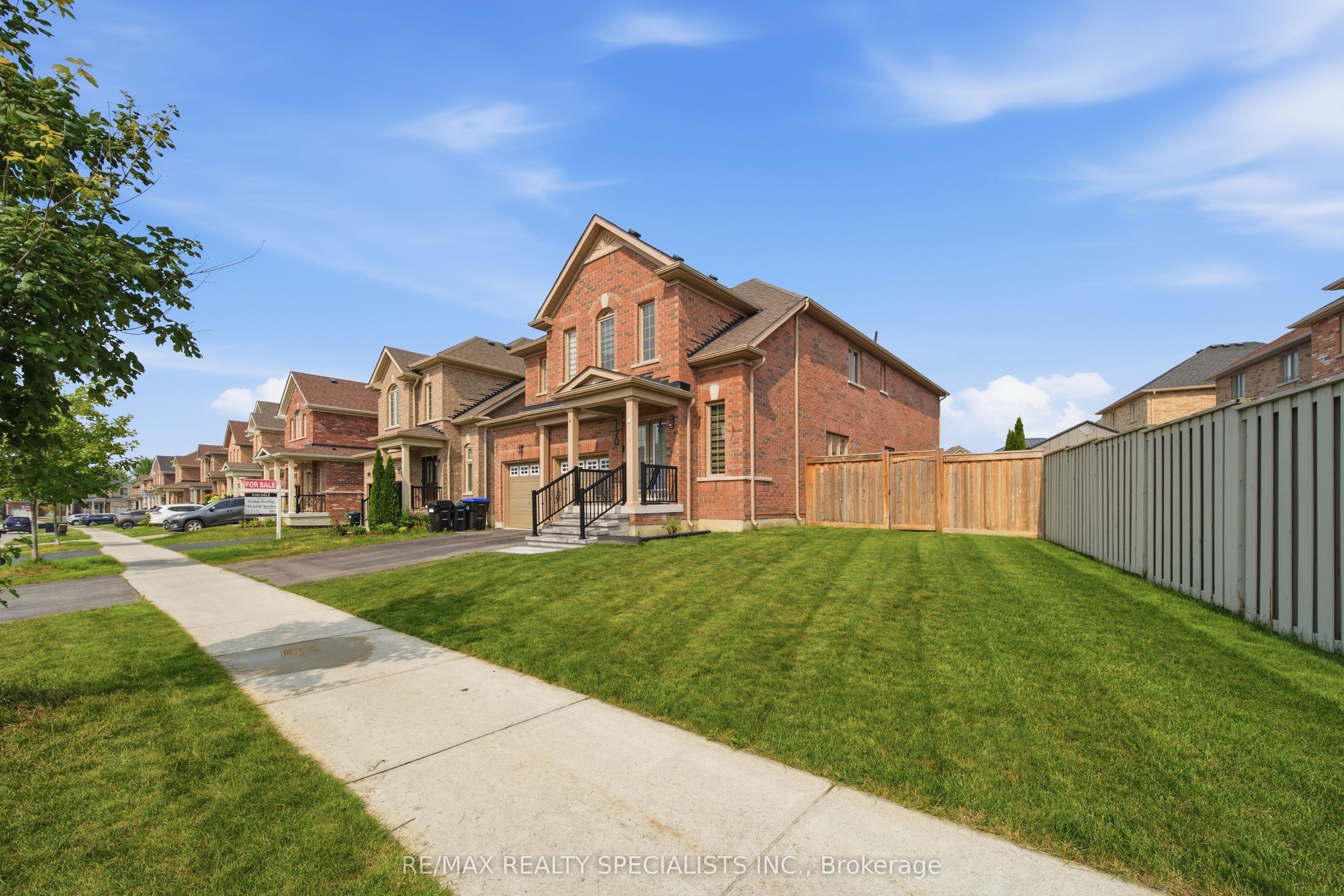 120 MILBY Crescent, Bradford West Gwillimbury, ON L3Z 0X8 photo 2