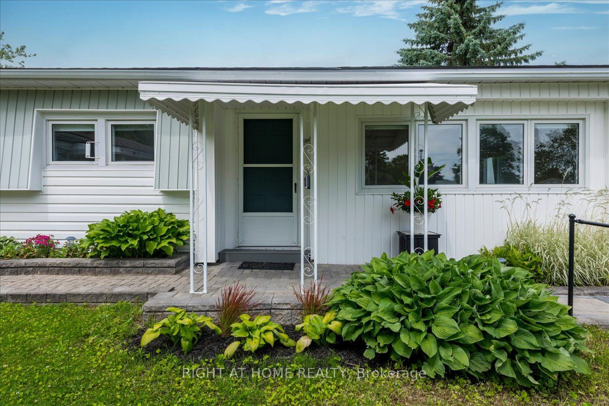 15 Flora Drive, Innisfil, ON L9S 1R3 photo 2